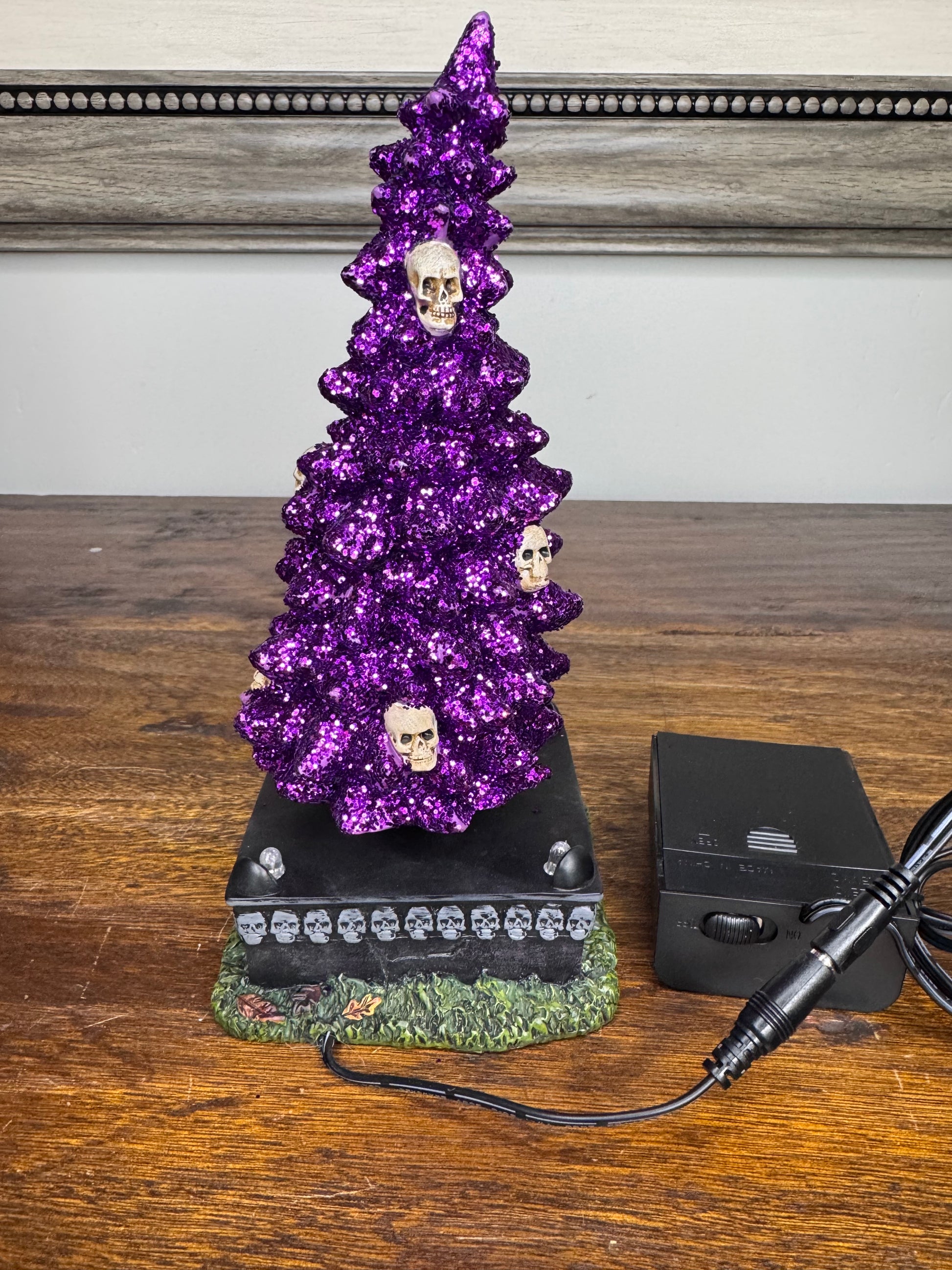 Dept 56 Village CrossHalloween Haunted Skull Tree