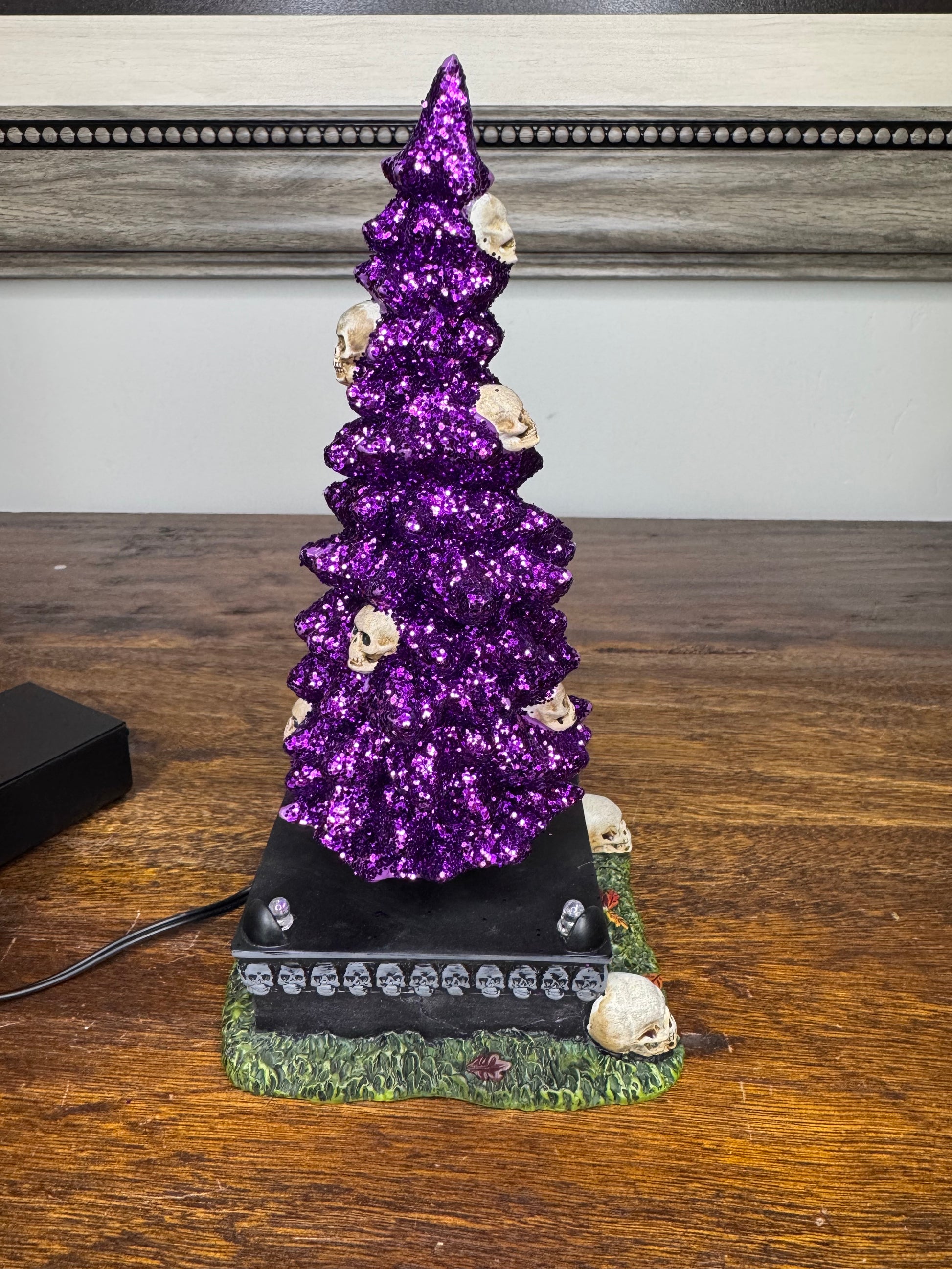 Dept 56 Village CrossHalloween Haunted Skull Tree