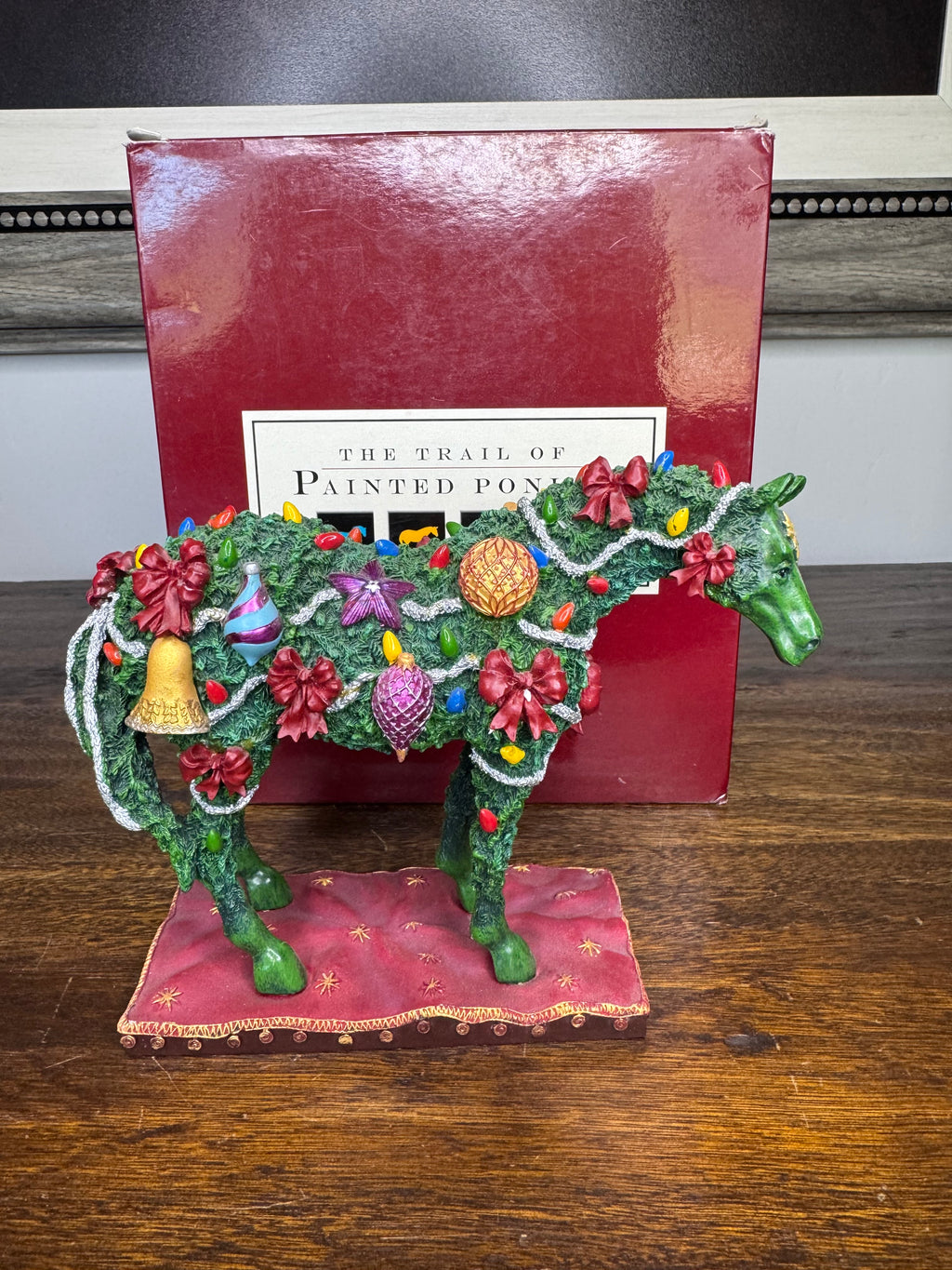 Vintage 1st Ed  2005 Trail Of Painted Ponies "Deck The Halls" Figurine w/ Box