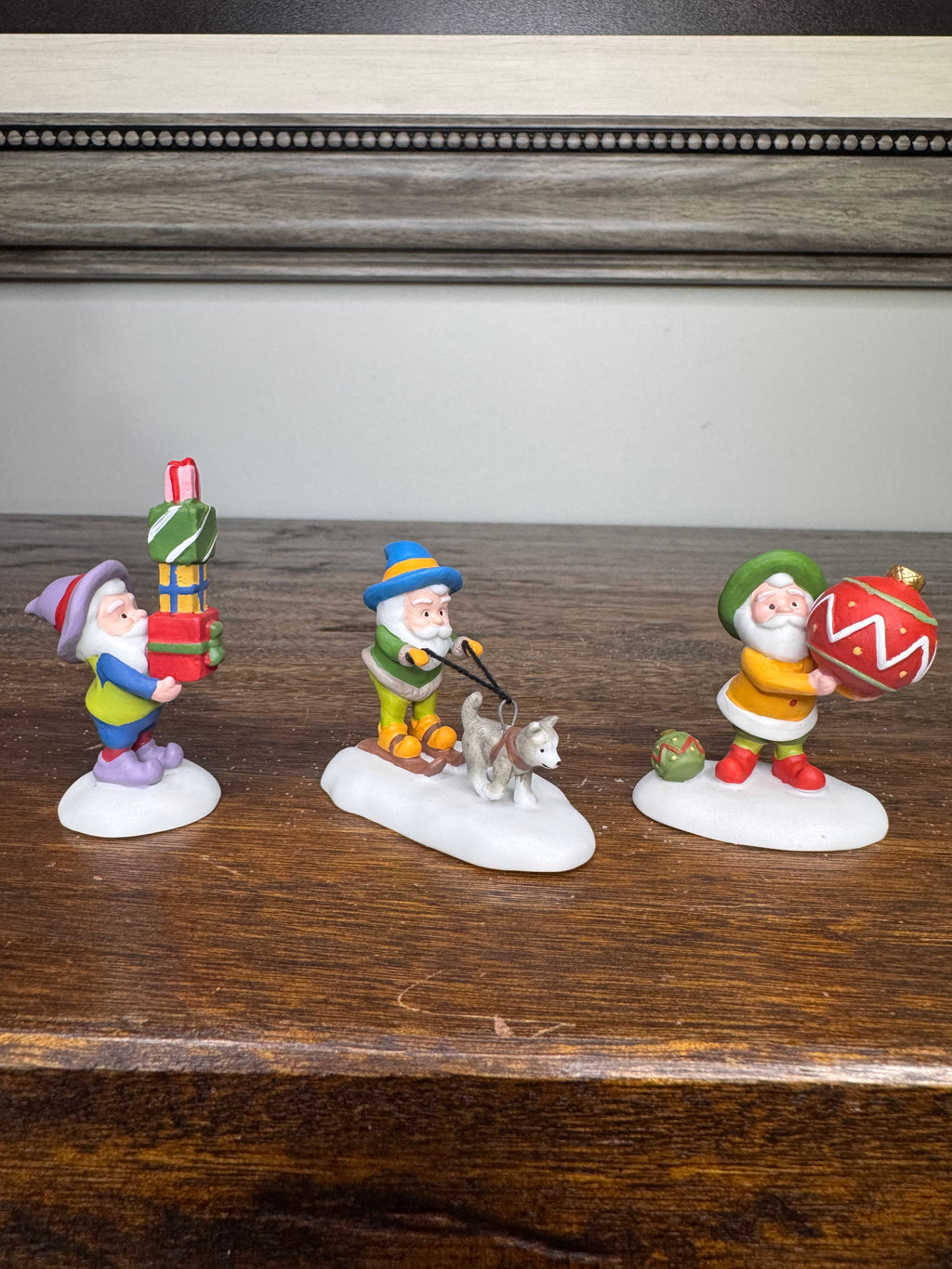 New Dept 56 North Pole Village Accessory "Friends and Neighbors" Set of 3