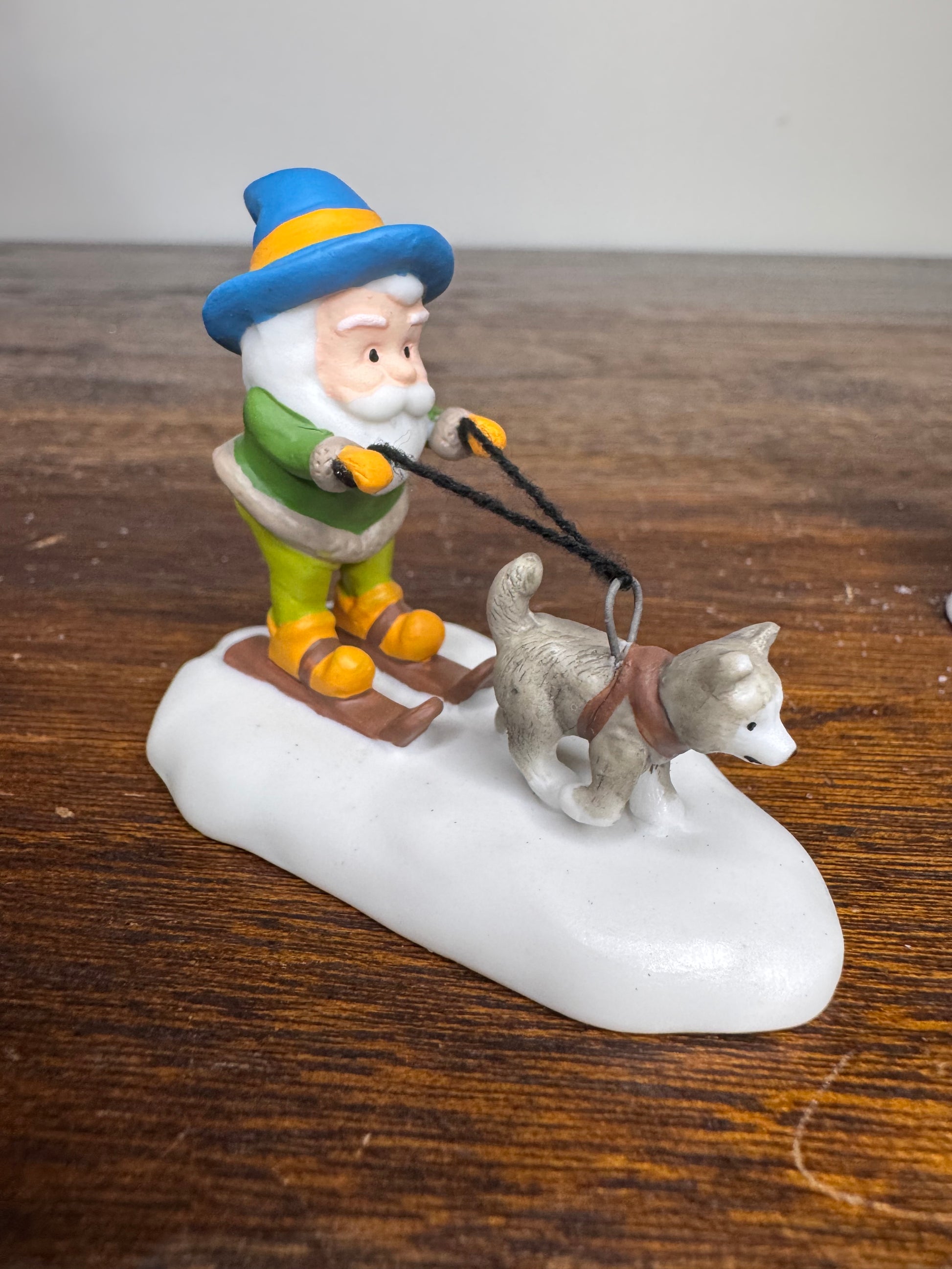 New Dept 56 North Pole Village Accessory "Friends and Neighbors" Set of 3