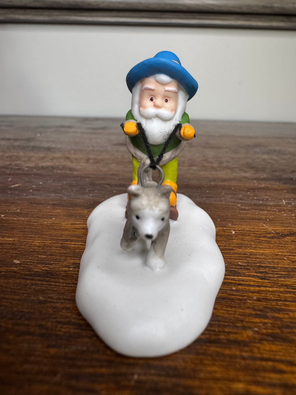 New Dept 56 North Pole Village Accessory "Friends and Neighbors" Set of 3