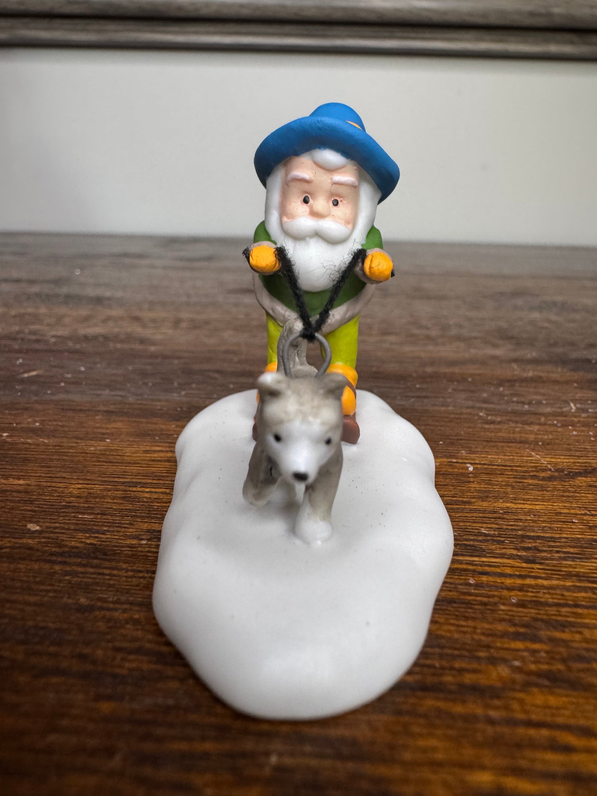 New Dept 56 North Pole Village Accessory "Friends and Neighbors" Set of 3