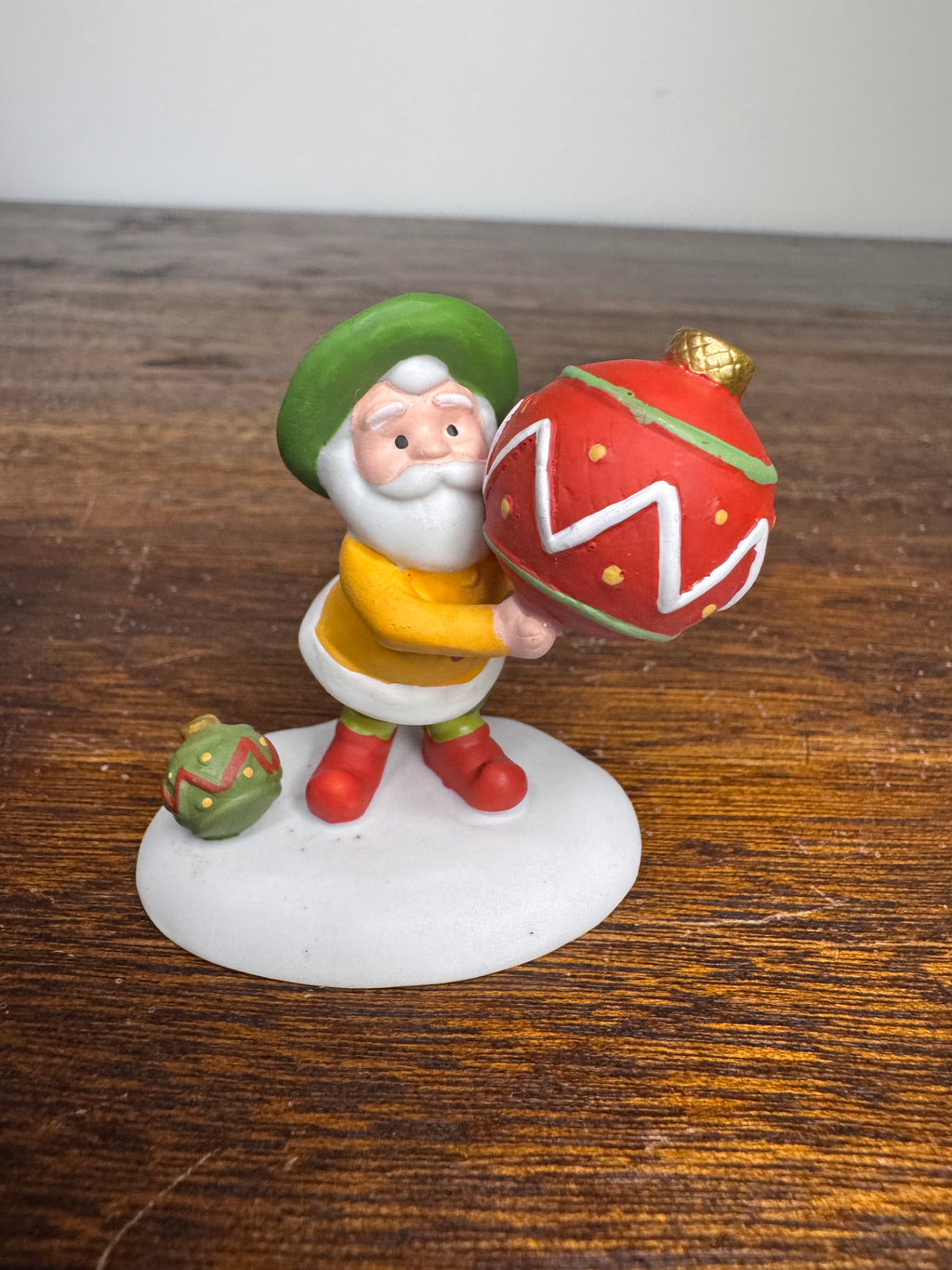 New Dept 56 North Pole Village Accessory "Friends and Neighbors" Set of 3