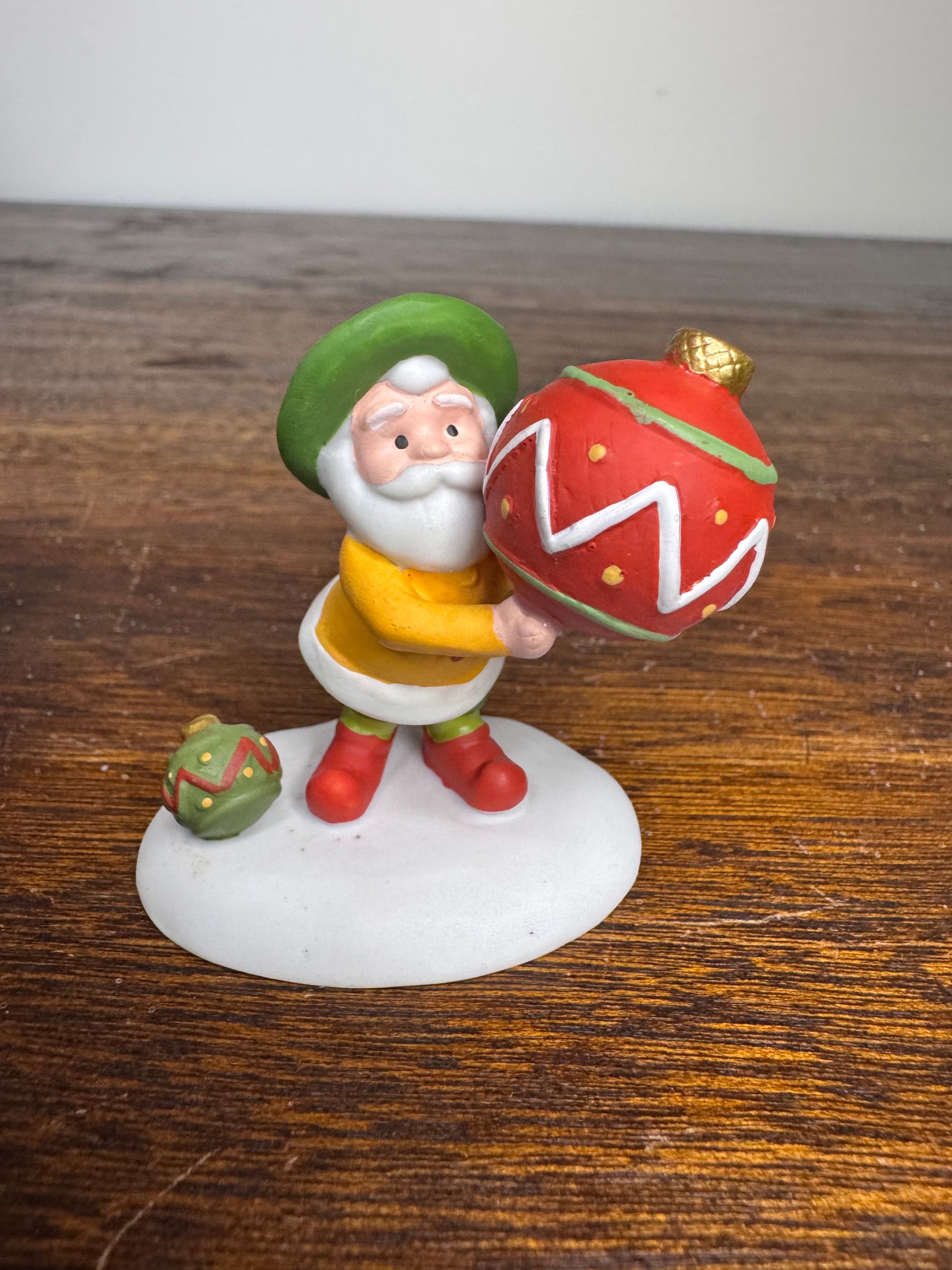 New Dept 56 North Pole Village Accessory "Friends and Neighbors" Set of 3