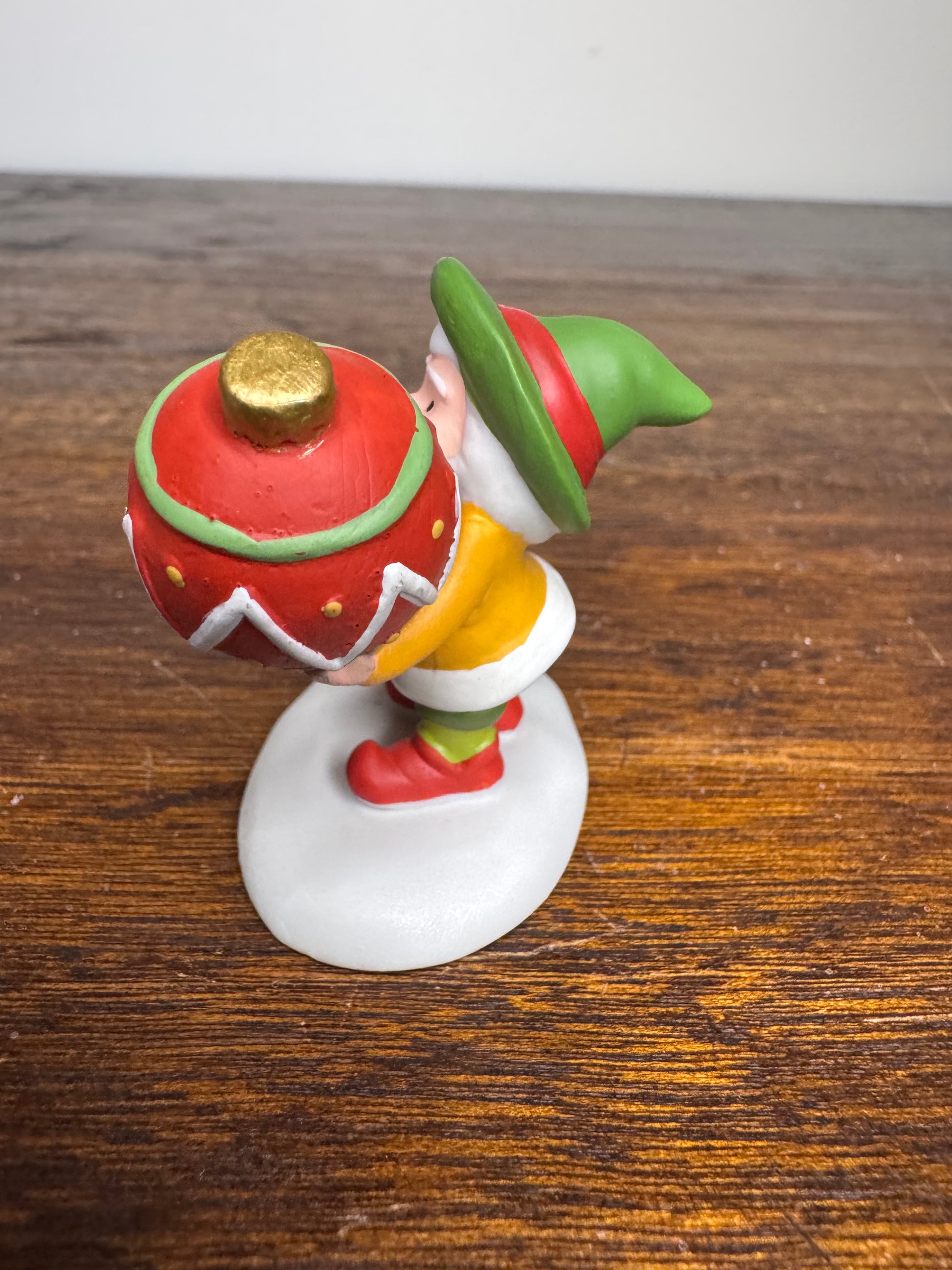 New Dept 56 North Pole Village Accessory "Friends and Neighbors" Set of 3