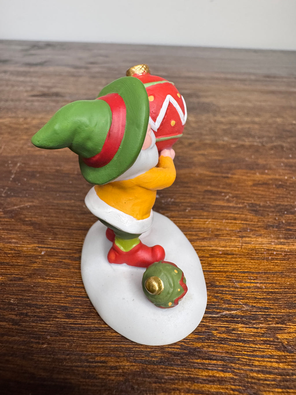 New Dept 56 North Pole Village Accessory "Friends and Neighbors" Set of 3