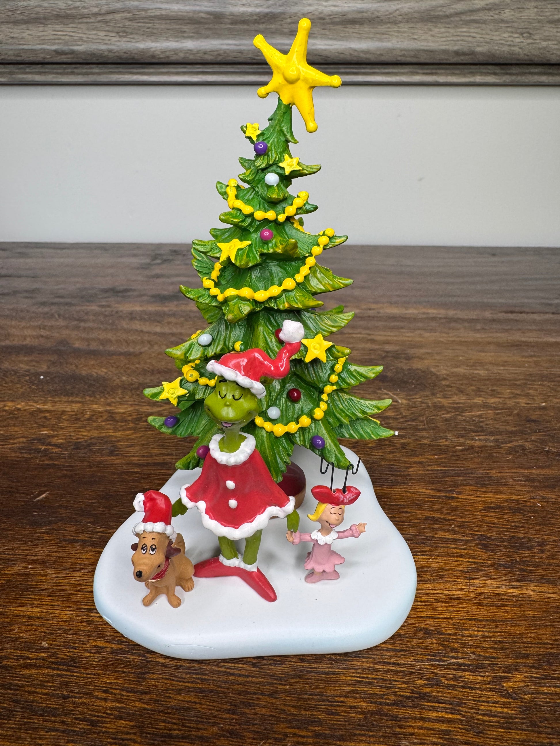 New Dept 56 A Grinch Village "Welcome Xmas- Xmas Day"