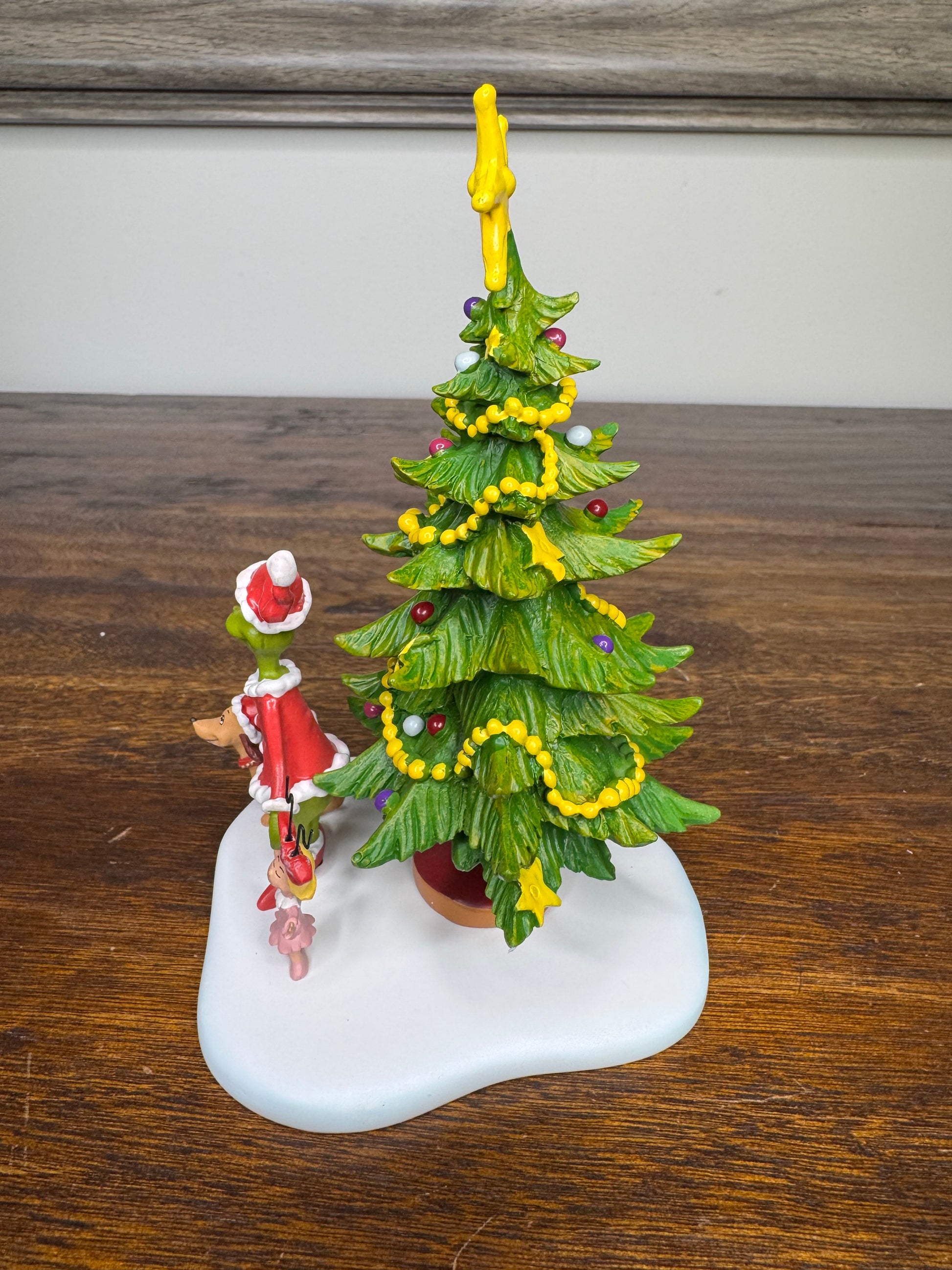 New Dept 56 A Grinch Village "Welcome Xmas- Xmas Day"