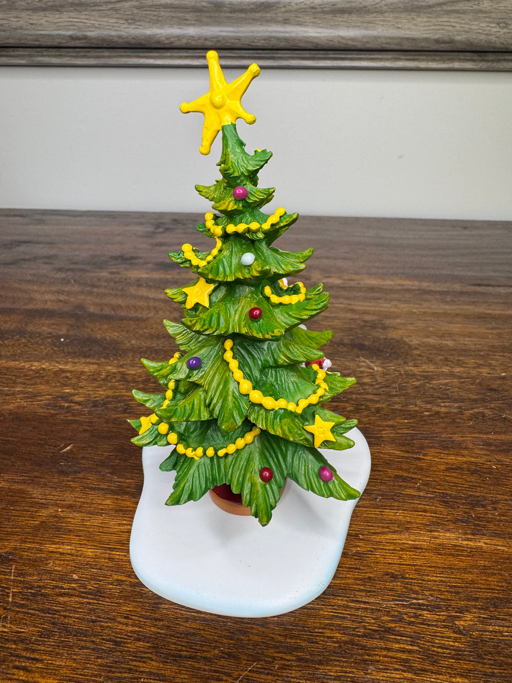 New Dept 56 A Grinch Village "Welcome Xmas- Xmas Day"