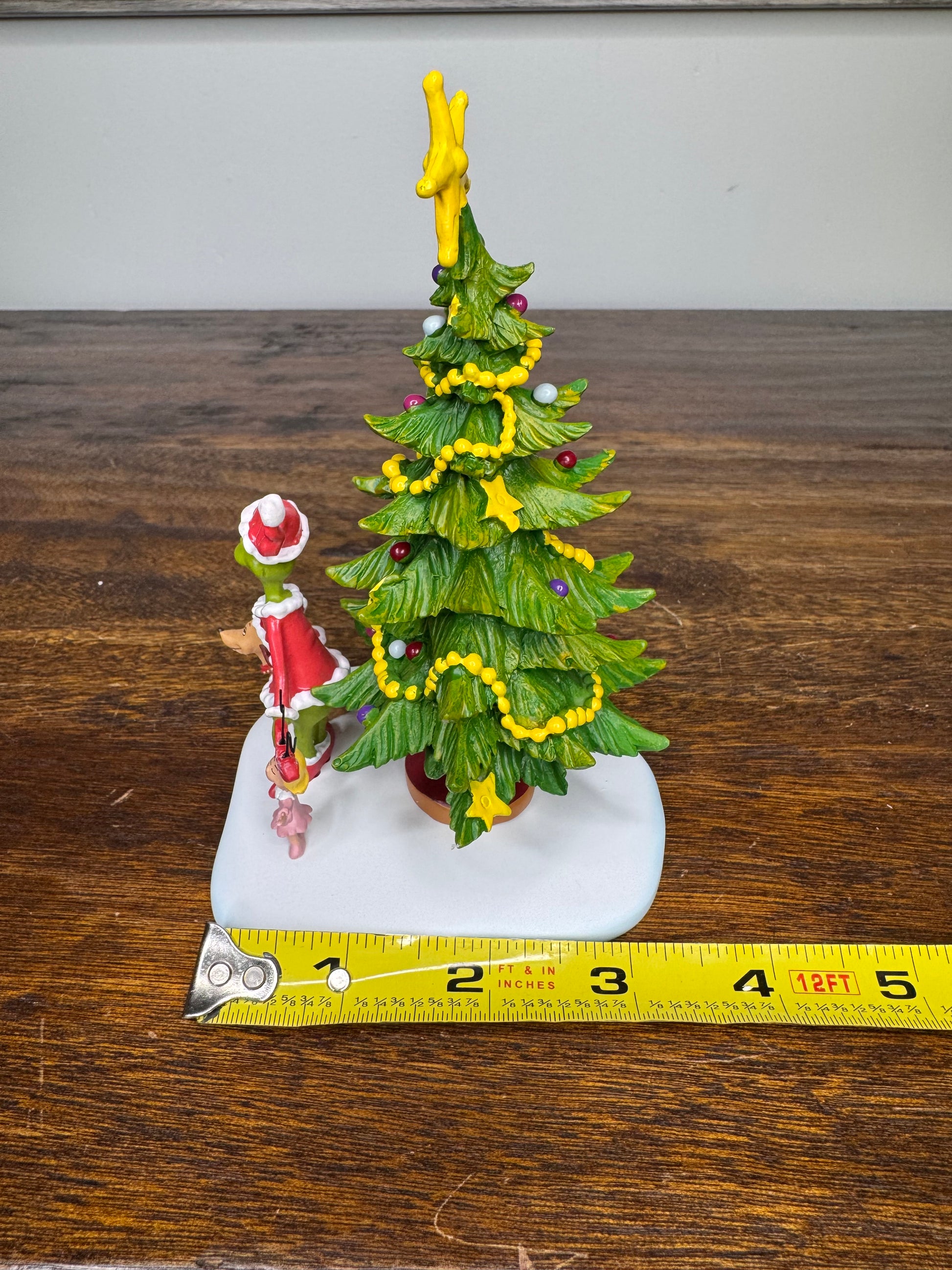 New Dept 56 A Grinch Village "Welcome Xmas- Xmas Day"