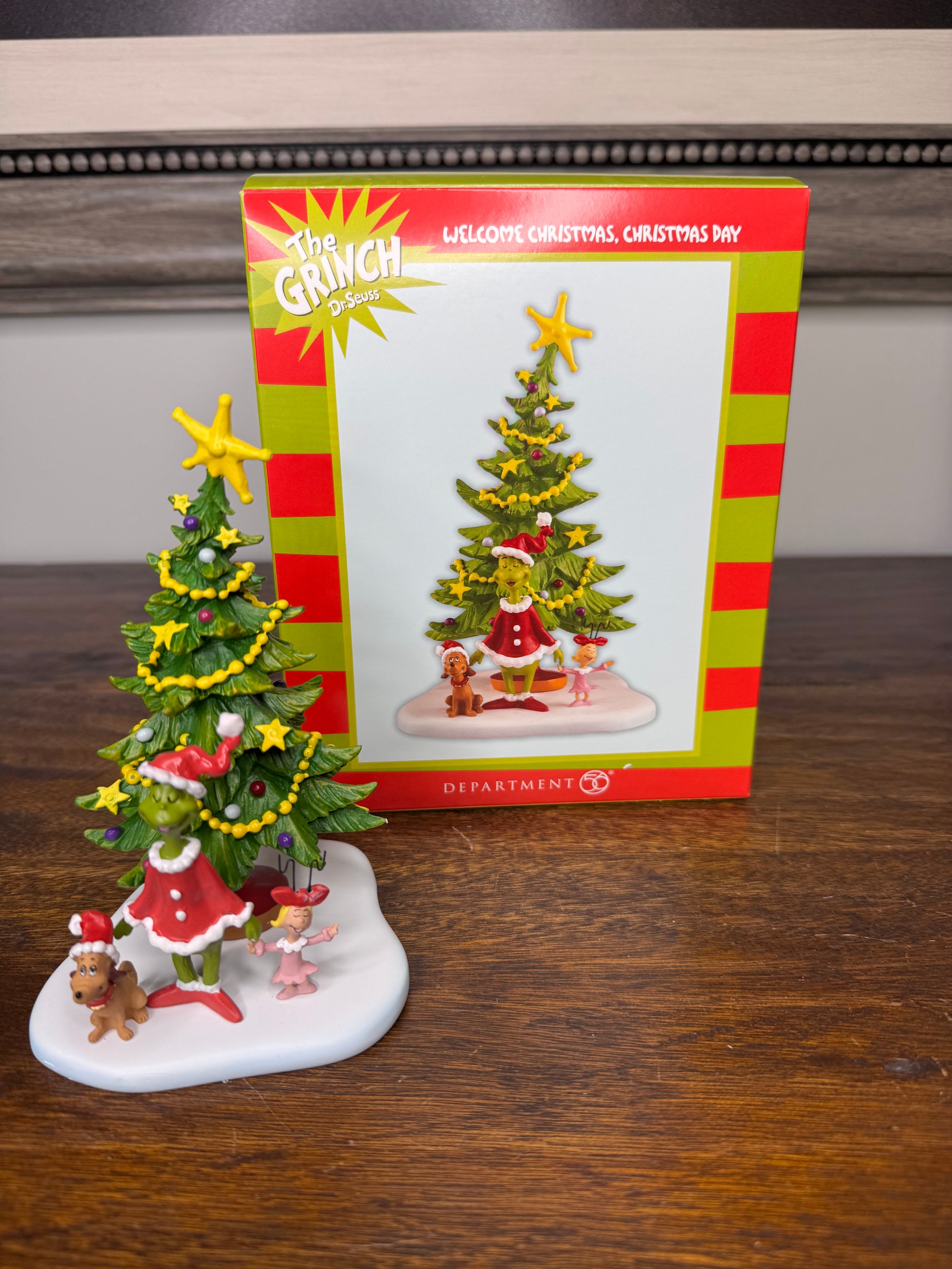 New Dept 56 A Grinch Village "Welcome Xmas- Xmas Day"