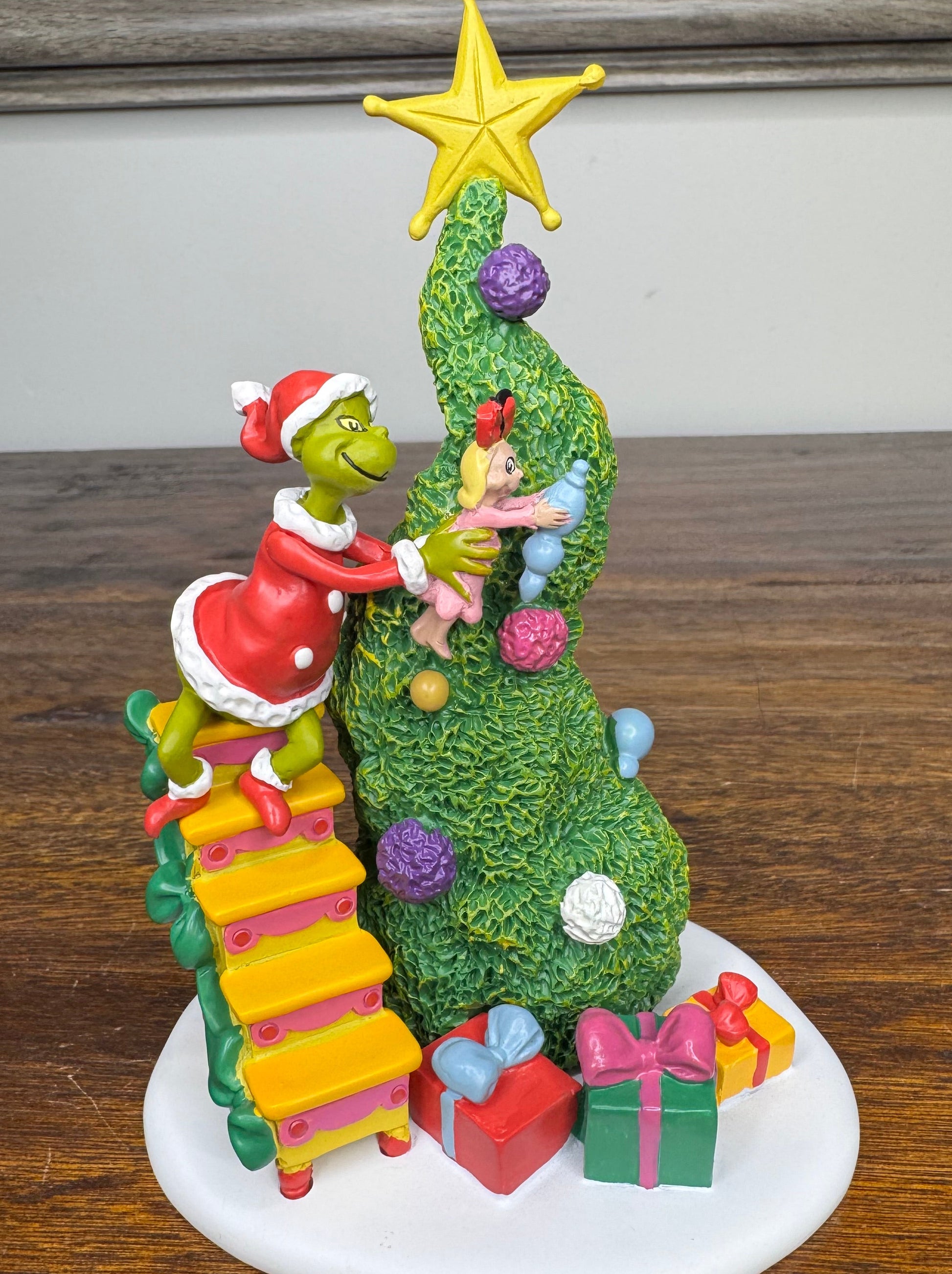 New Dept 56 Grinch Village Accessory "It Takes Two- Grinch and Cindy Lou"