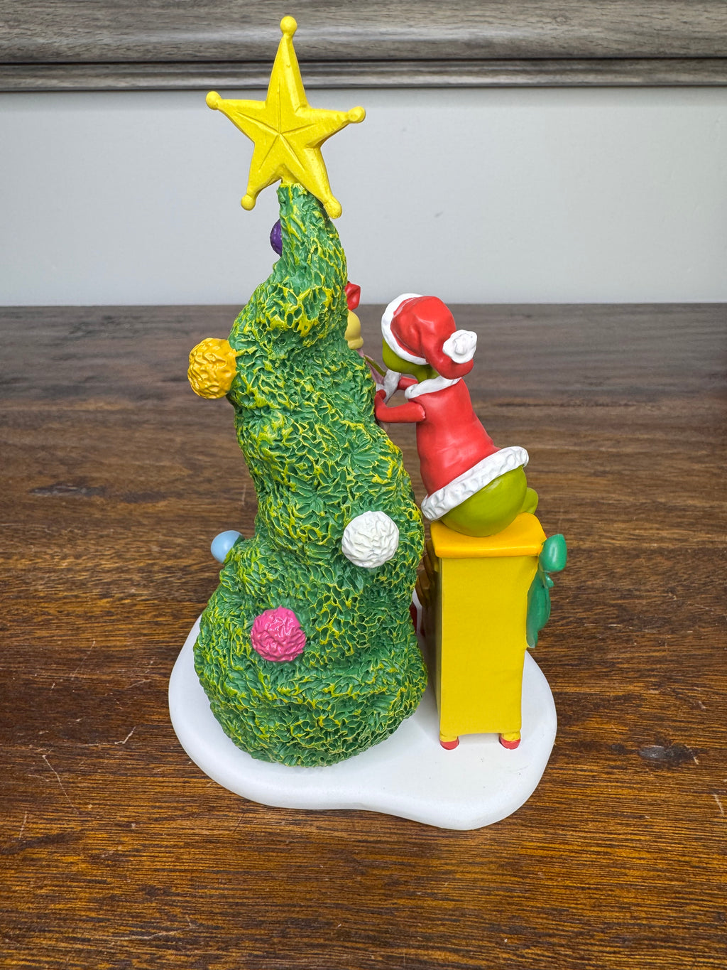 New Dept 56 Grinch Village Accessory "It Takes Two- Grinch and Cindy Lou"