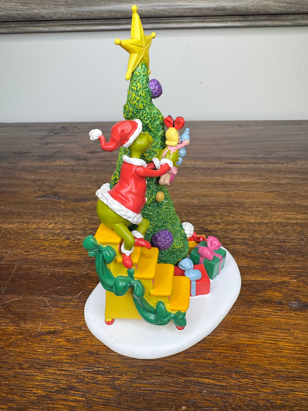 New Dept 56 Grinch Village Accessory "It Takes Two- Grinch and Cindy Lou"