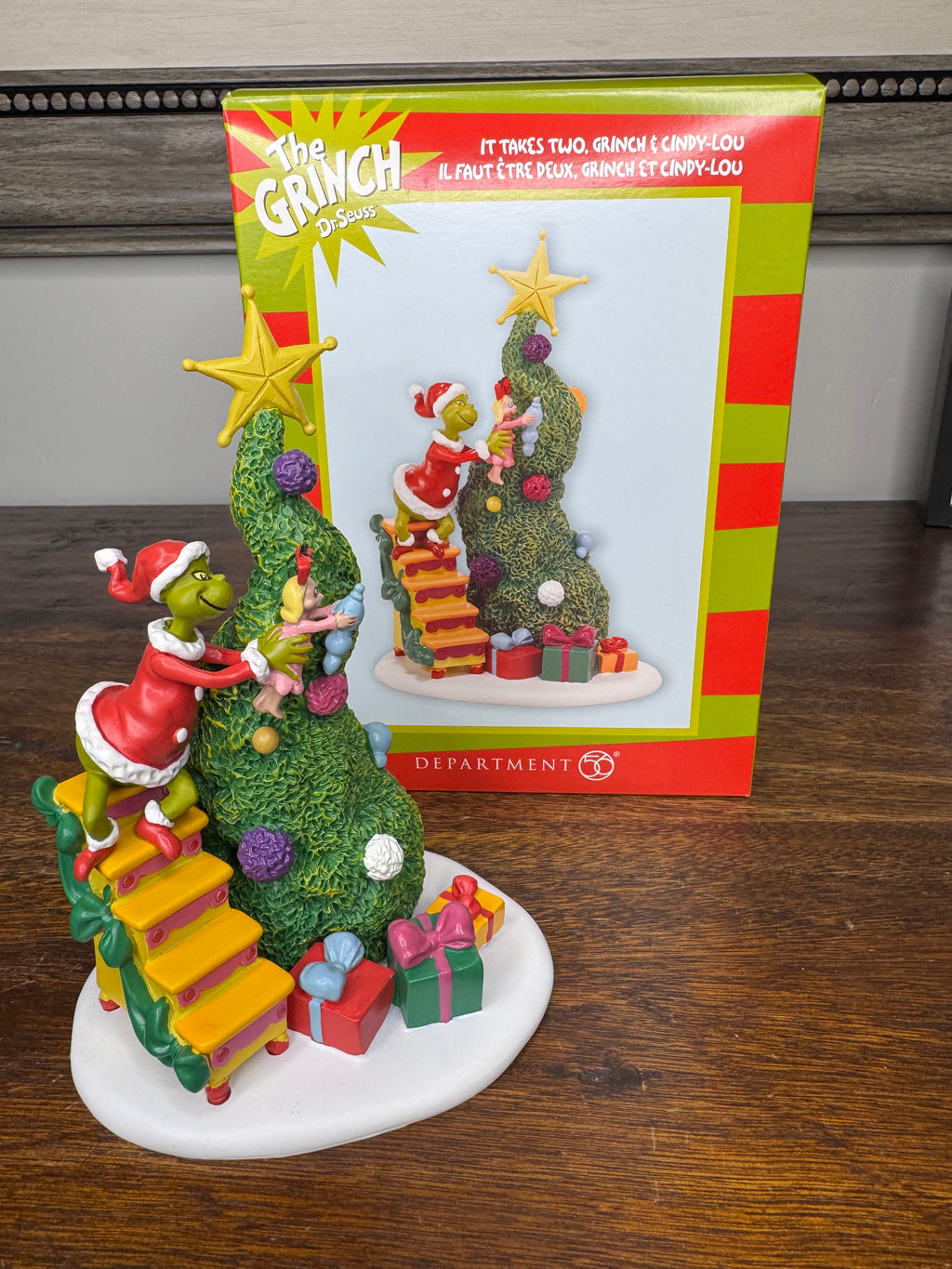 New Dept 56 Grinch Village Accessory "It Takes Two- Grinch and Cindy Lou"