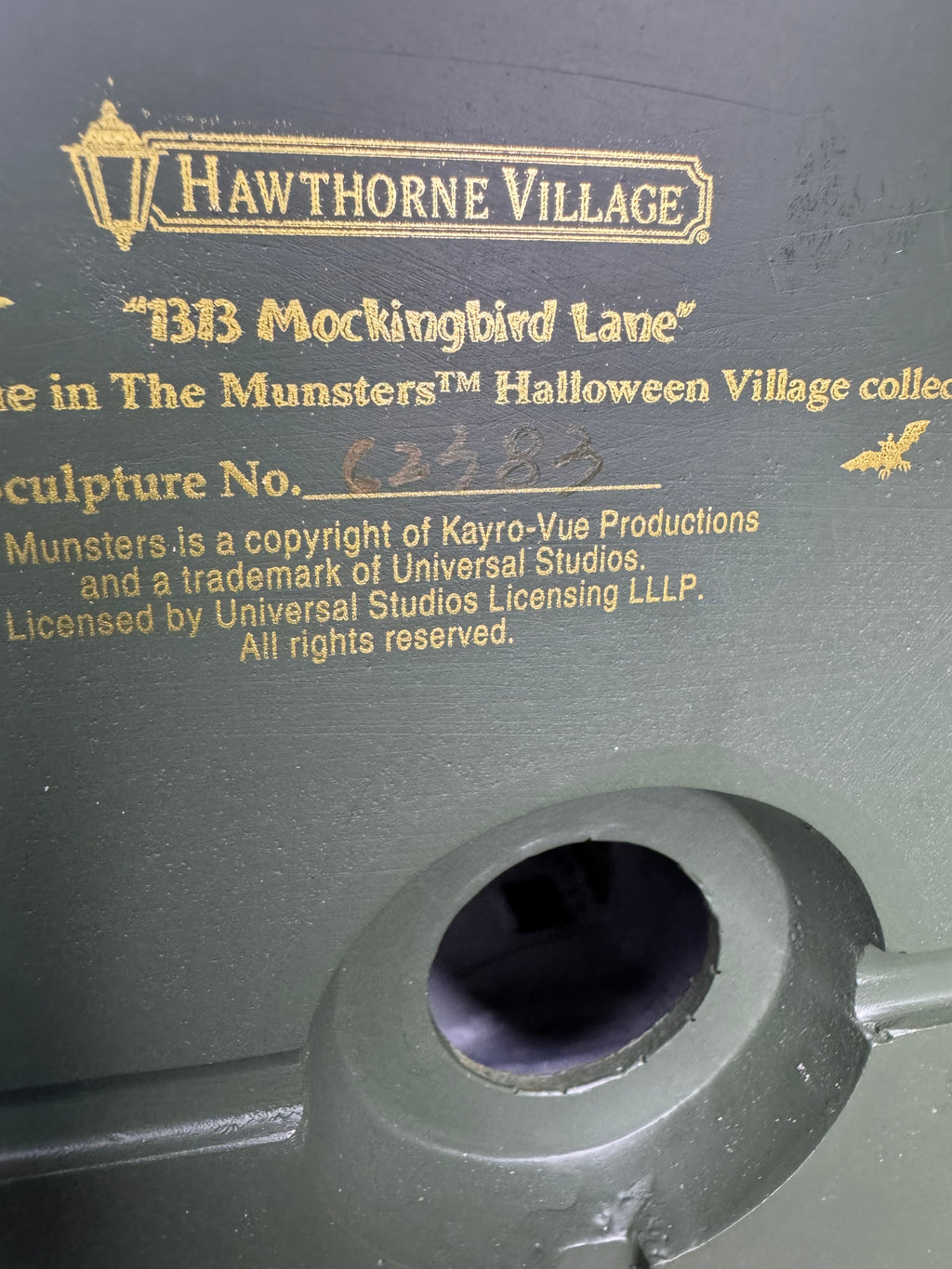 Hawthorn Village 1313 Mockingbird Lane The Munsters Light Up House w/ 3 Figurines