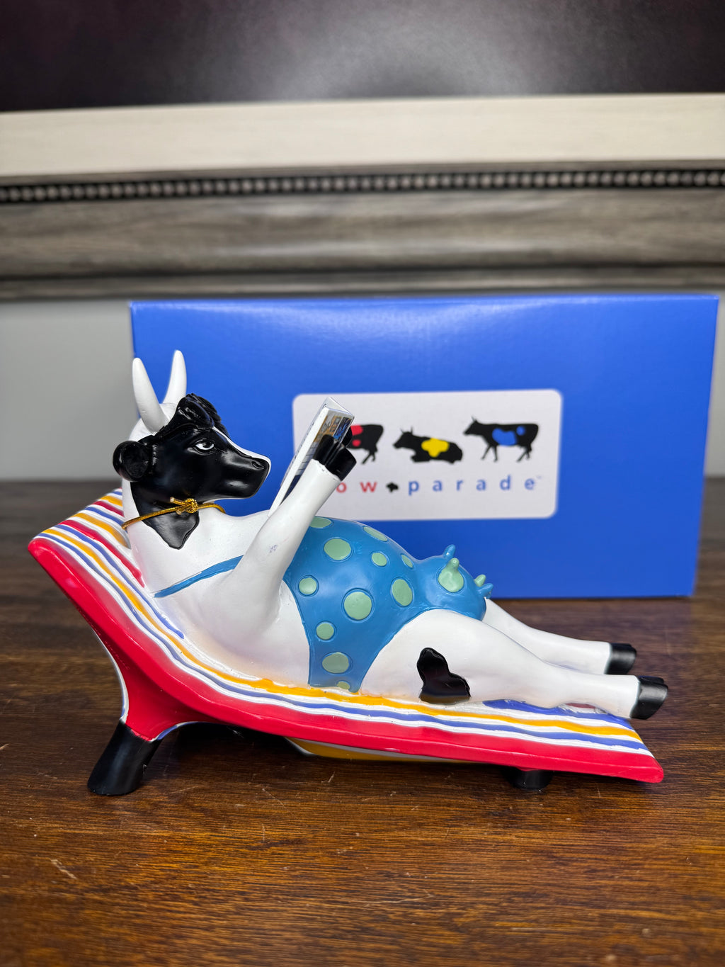 New Sunbather Cow Cow Parade Figurine w/ Original Box