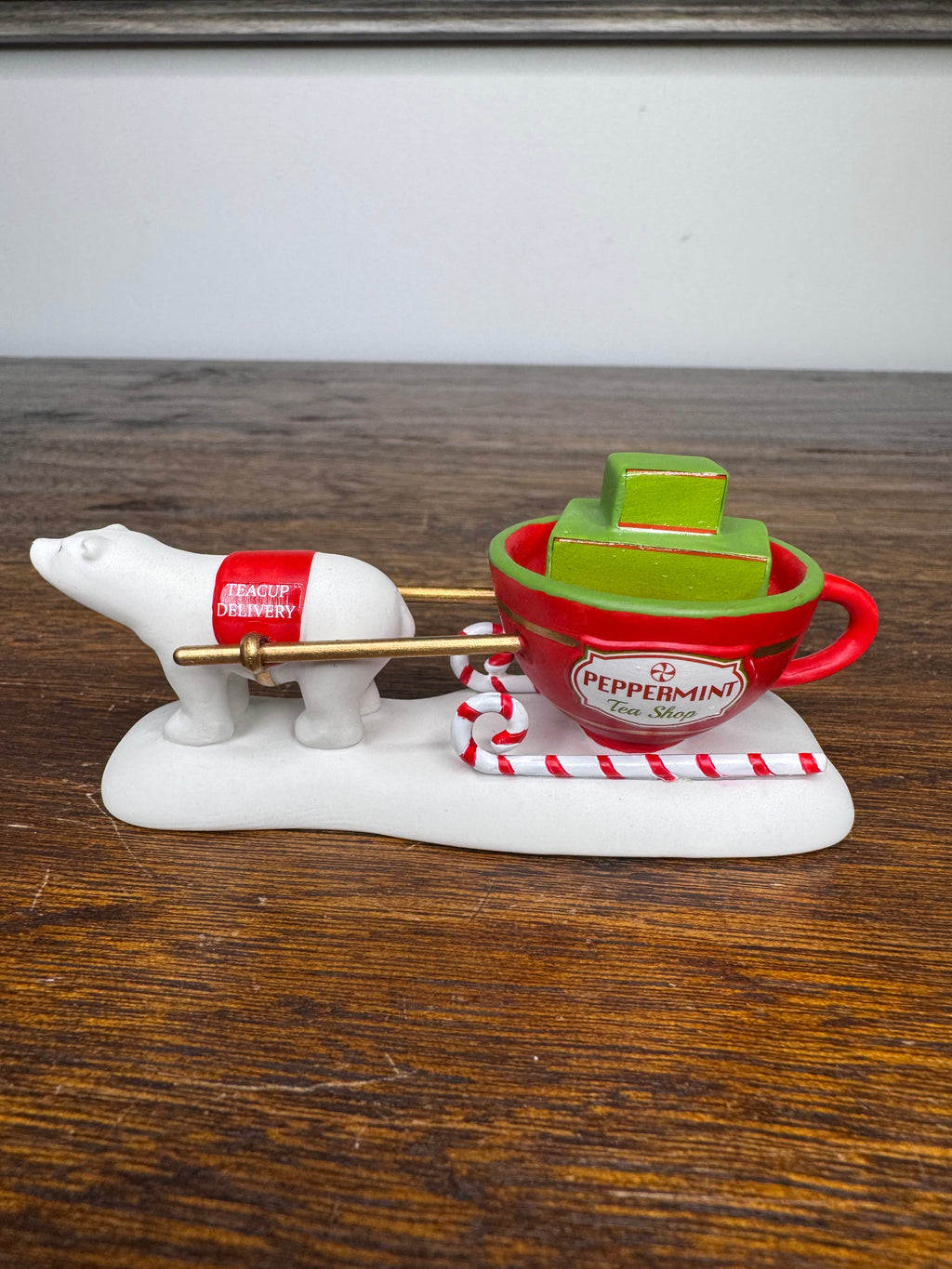 New Dept 56 North Pole Village Accessory "Teacup Delivery Service"