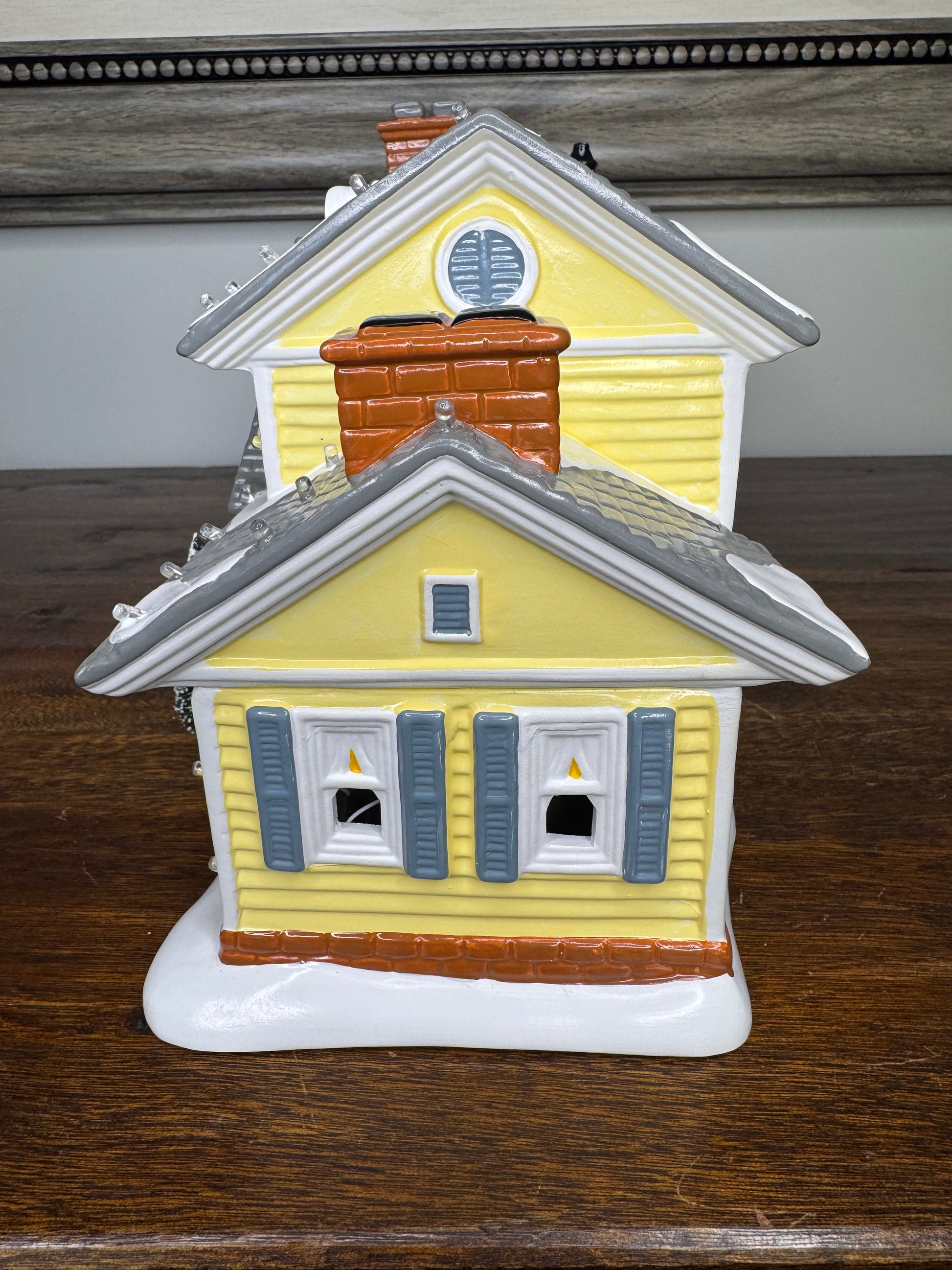 New Dept 56 National Lampoon's Christmas Vacation Griswold's Holiday House Light Up Building