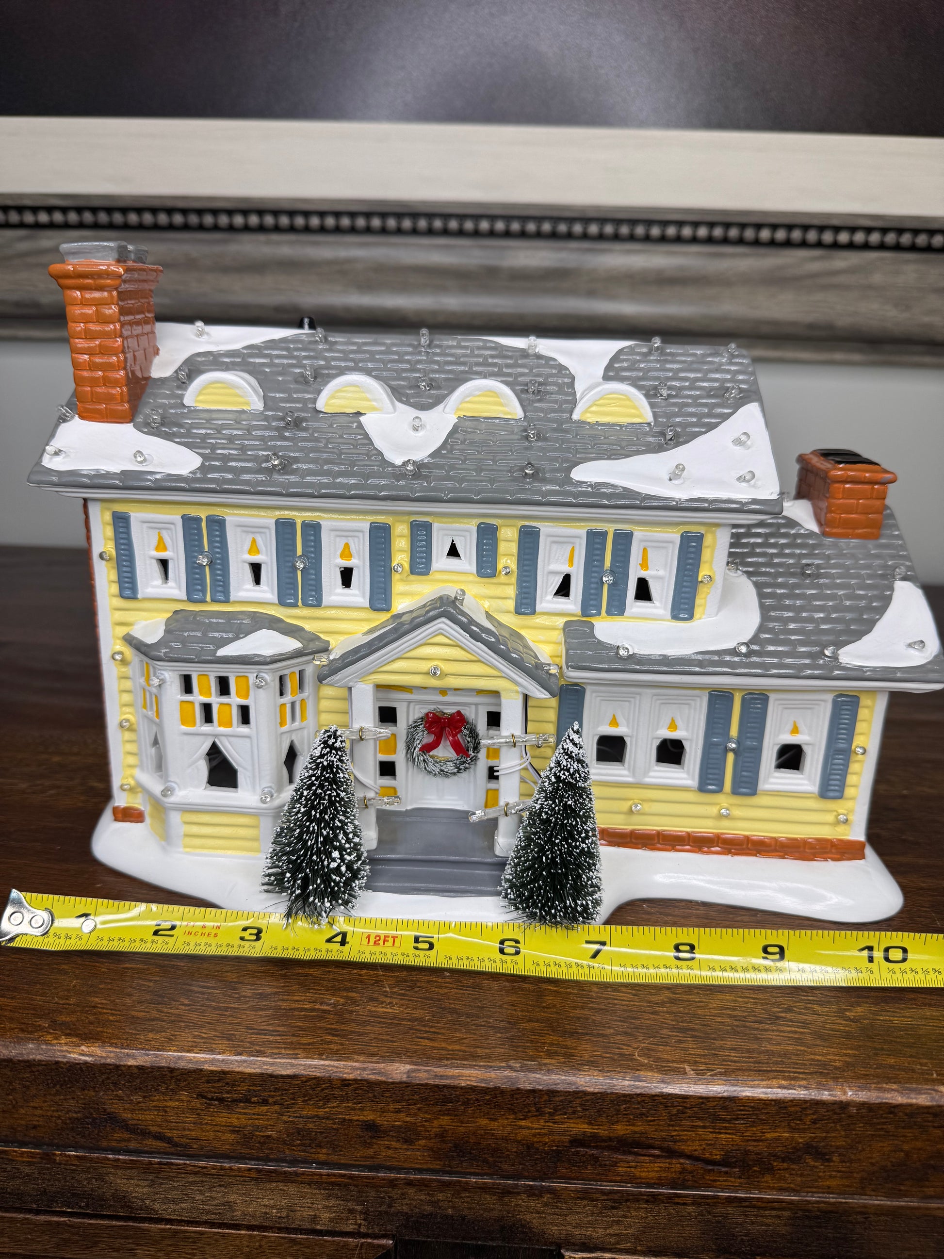 New Dept 56 National Lampoon's Christmas Vacation Griswold's Holiday House Light Up Building