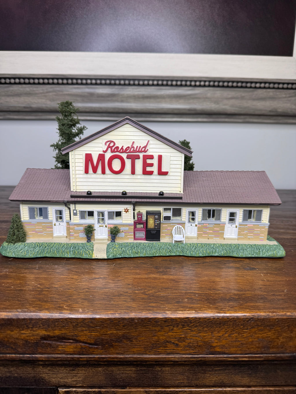 New Dept 56 Hot Properties Village "Rosebud Motel" Light Up Building Schitt's Creek