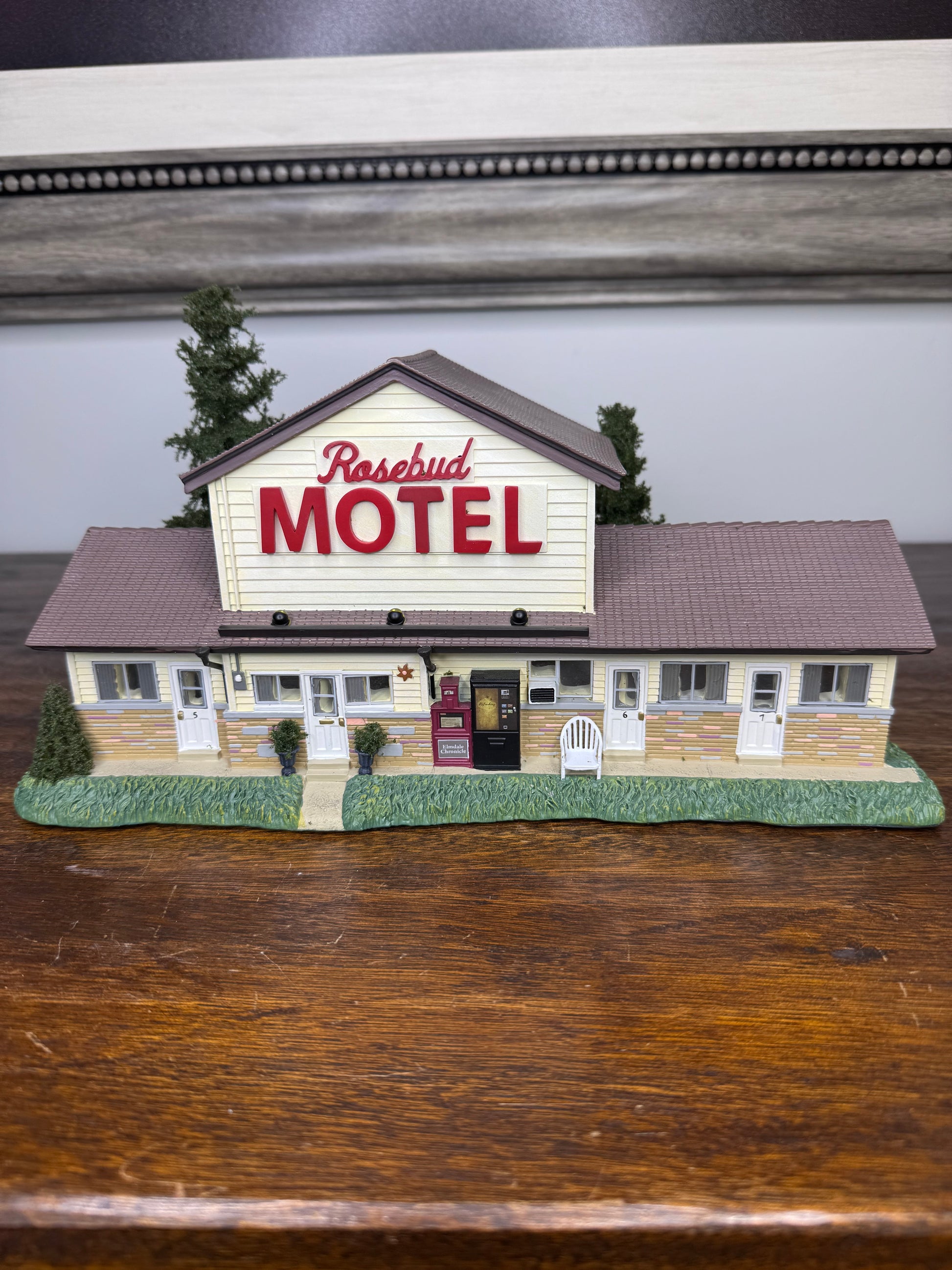 New Dept 56 Hot Properties Village "Rosebud Motel" Light Up Building Schitt's Creek