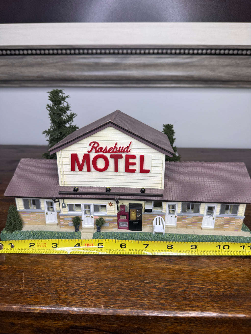 New Dept 56 Hot Properties Village "Rosebud Motel" Light Up Building Schitt's Creek