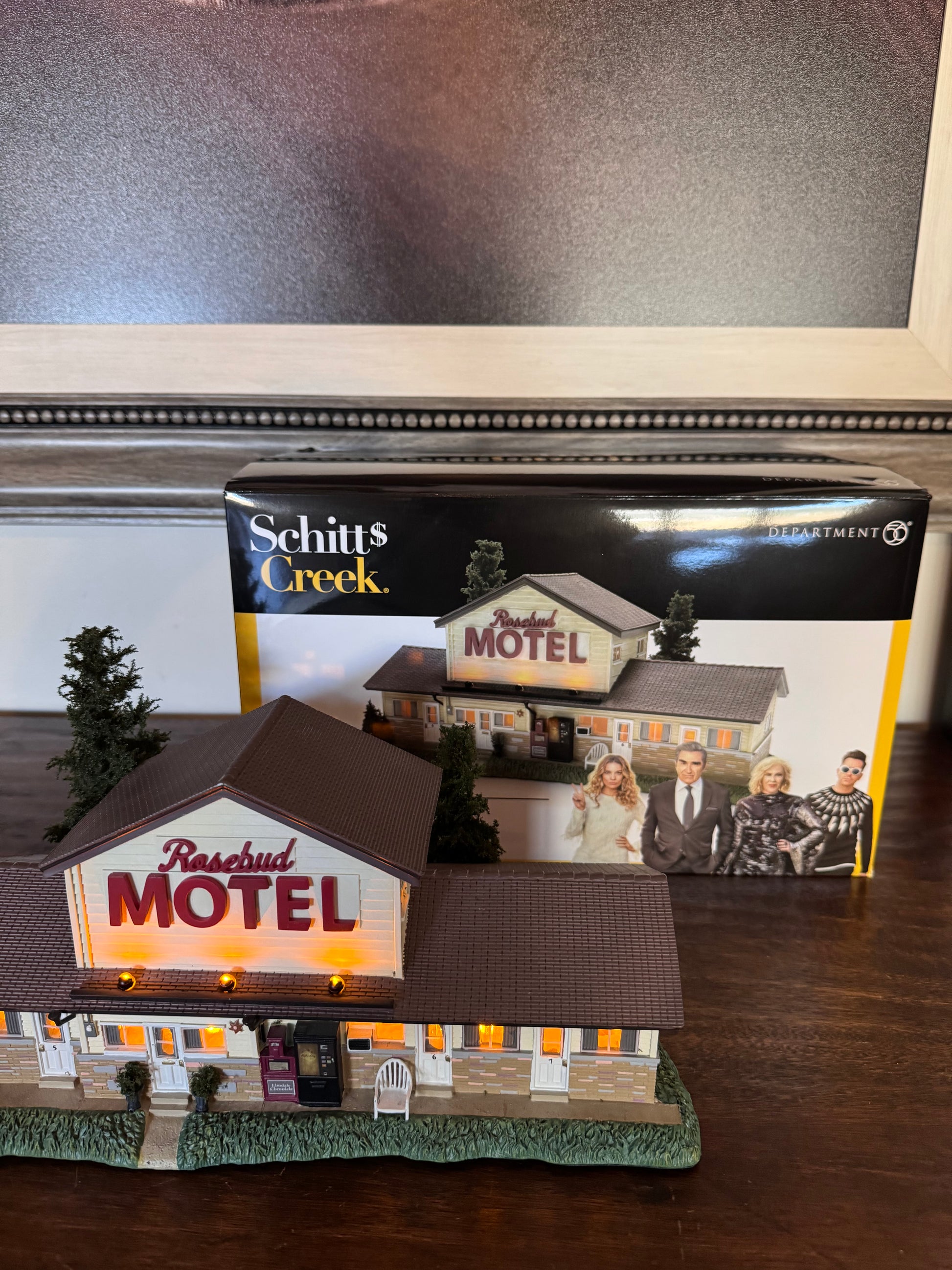 New Dept 56 Hot Properties Village "Rosebud Motel" Light Up Building Schitt's Creek