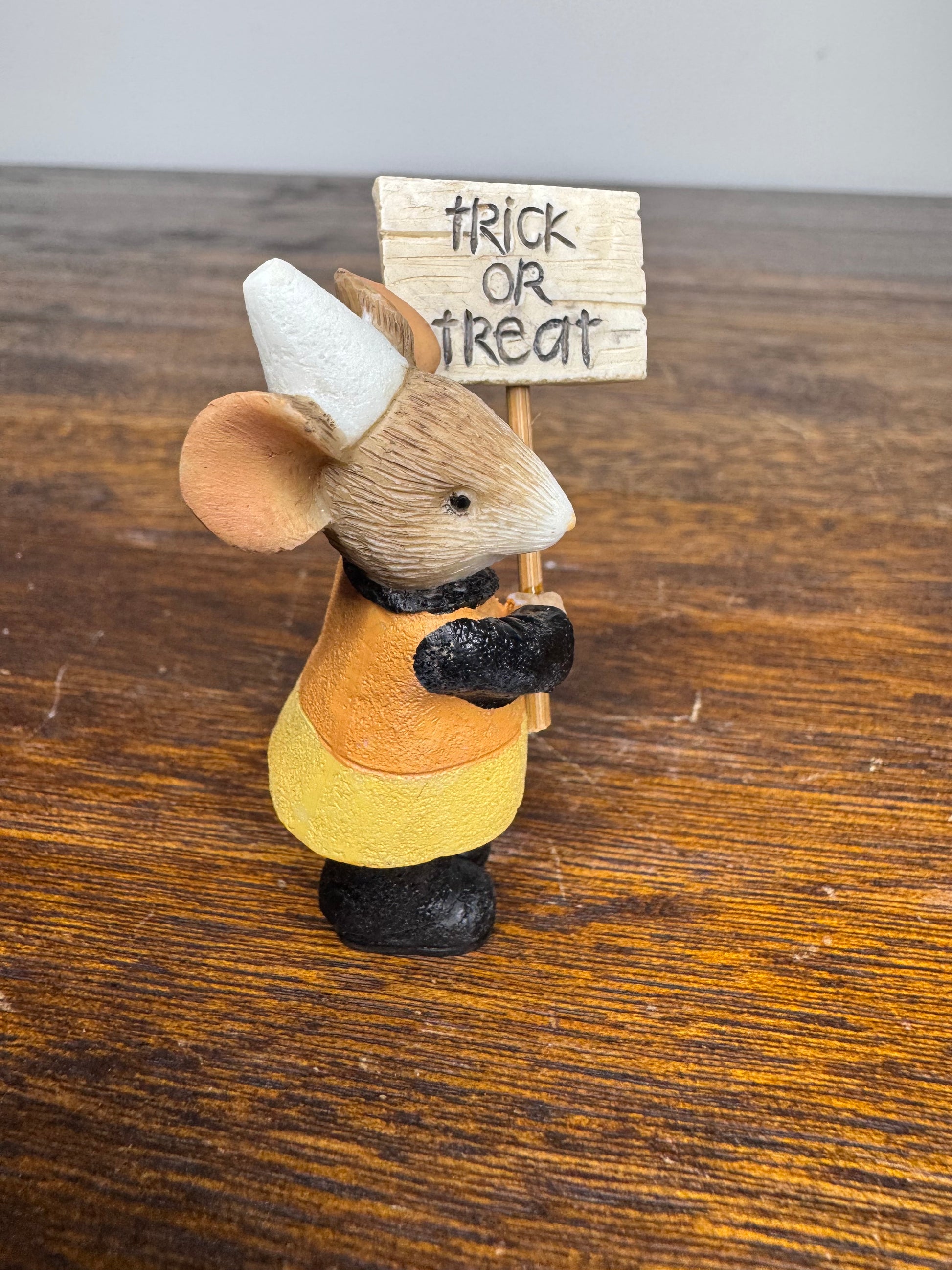 New Enesco Tails With Heart Candy Corn Mouse Figurine