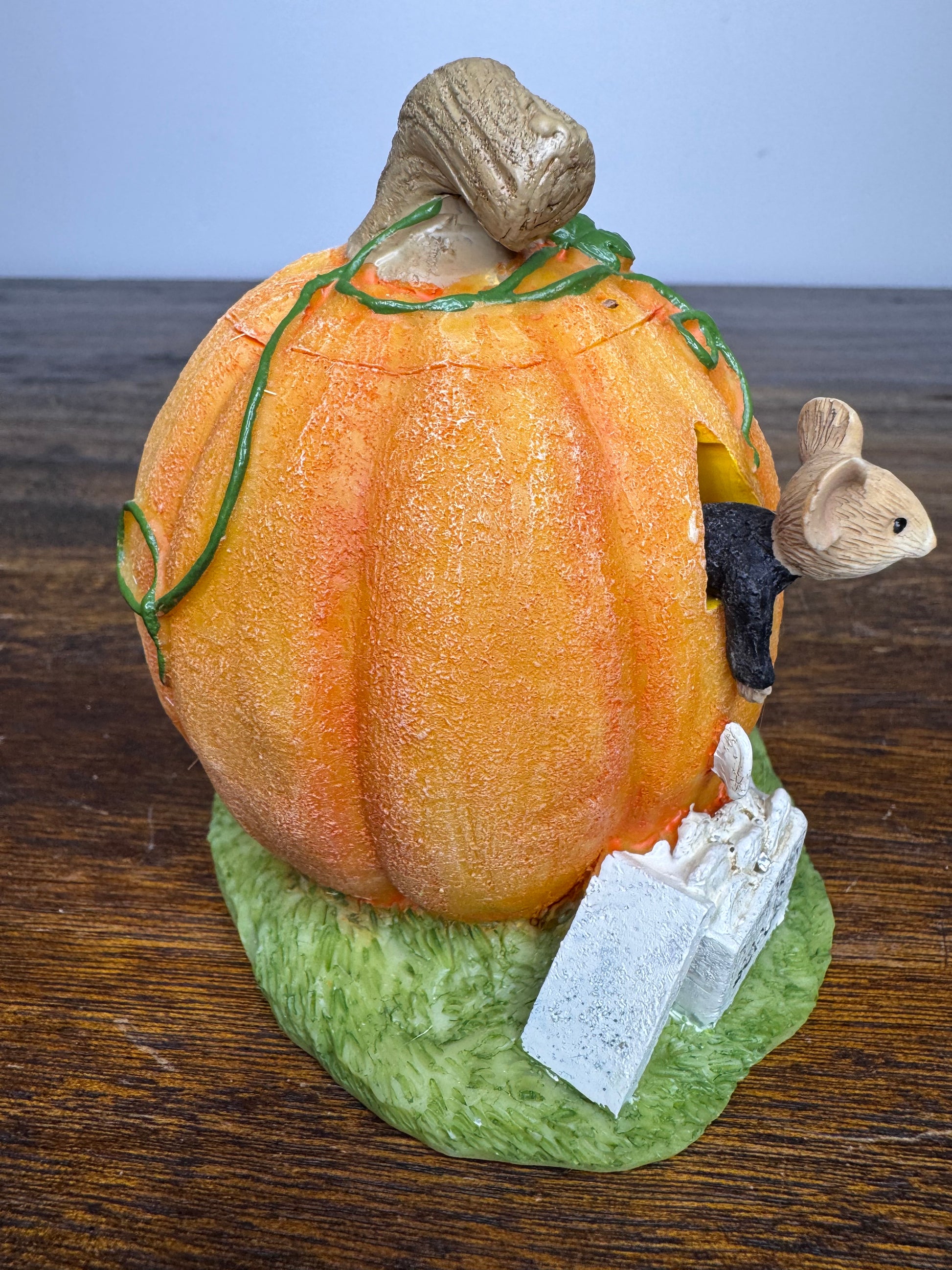 New Tails With Heart Jack-O- Lantern House