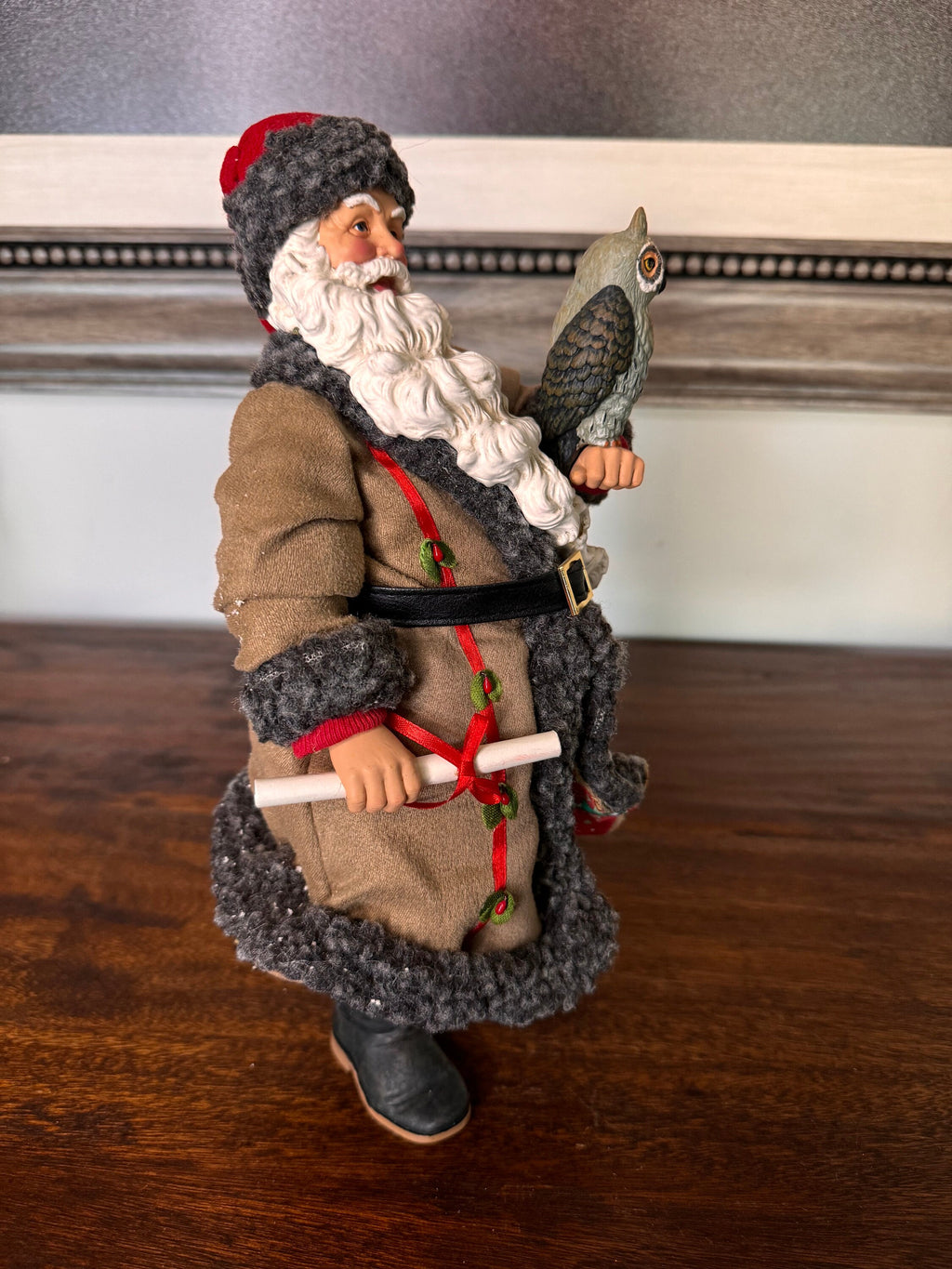 Possible Dreams Clothtique “Whoo”s Your Santa?” figurine
