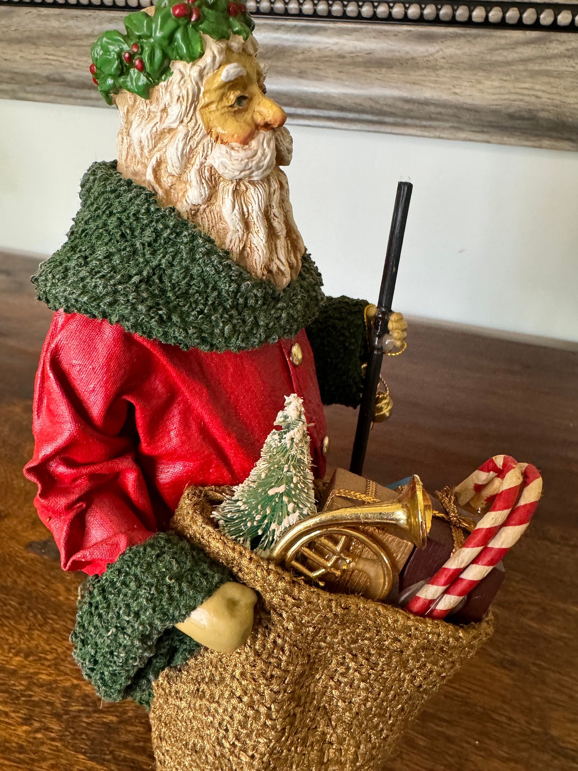 1988 Possible Dreams Clothtique Santa