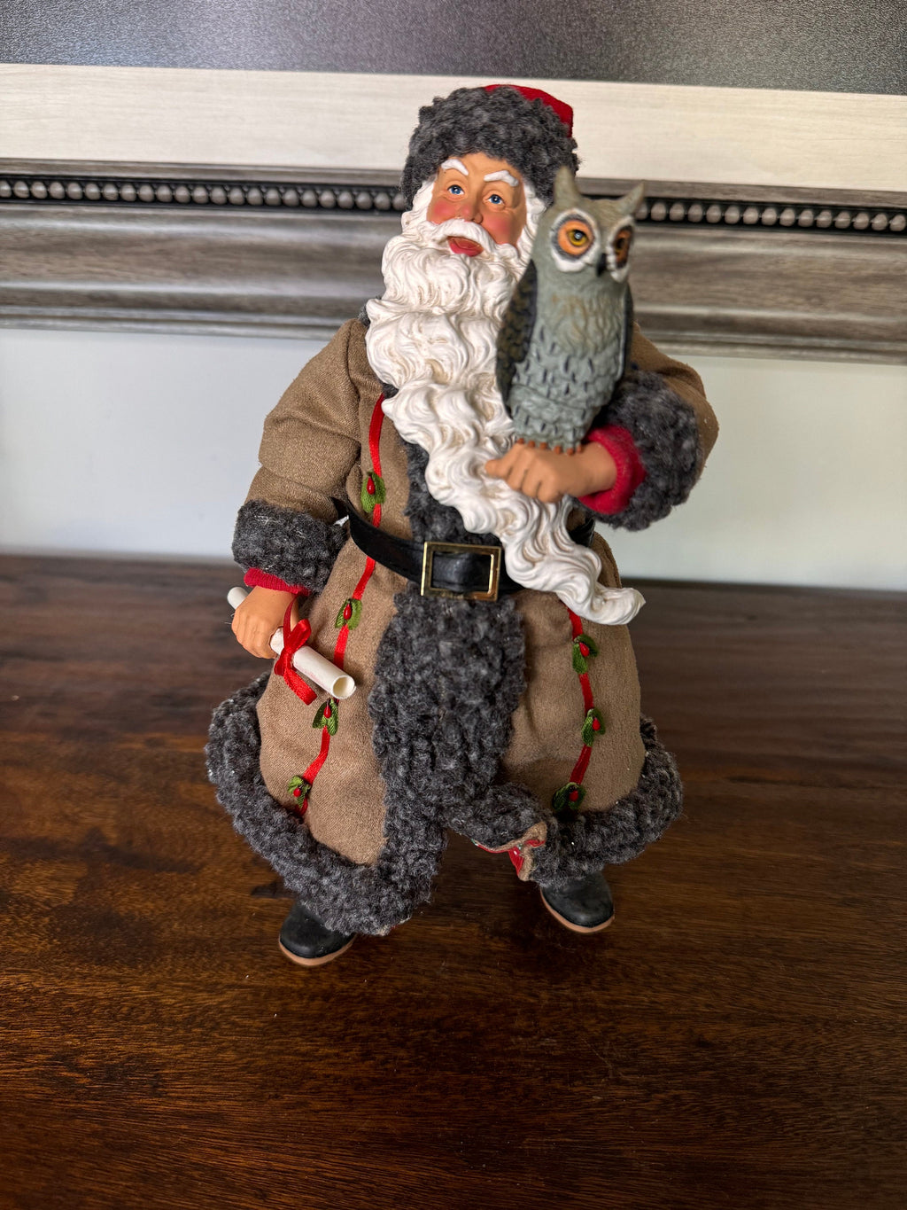 Possible Dreams Clothtique “Whoo”s Your Santa?” figurine