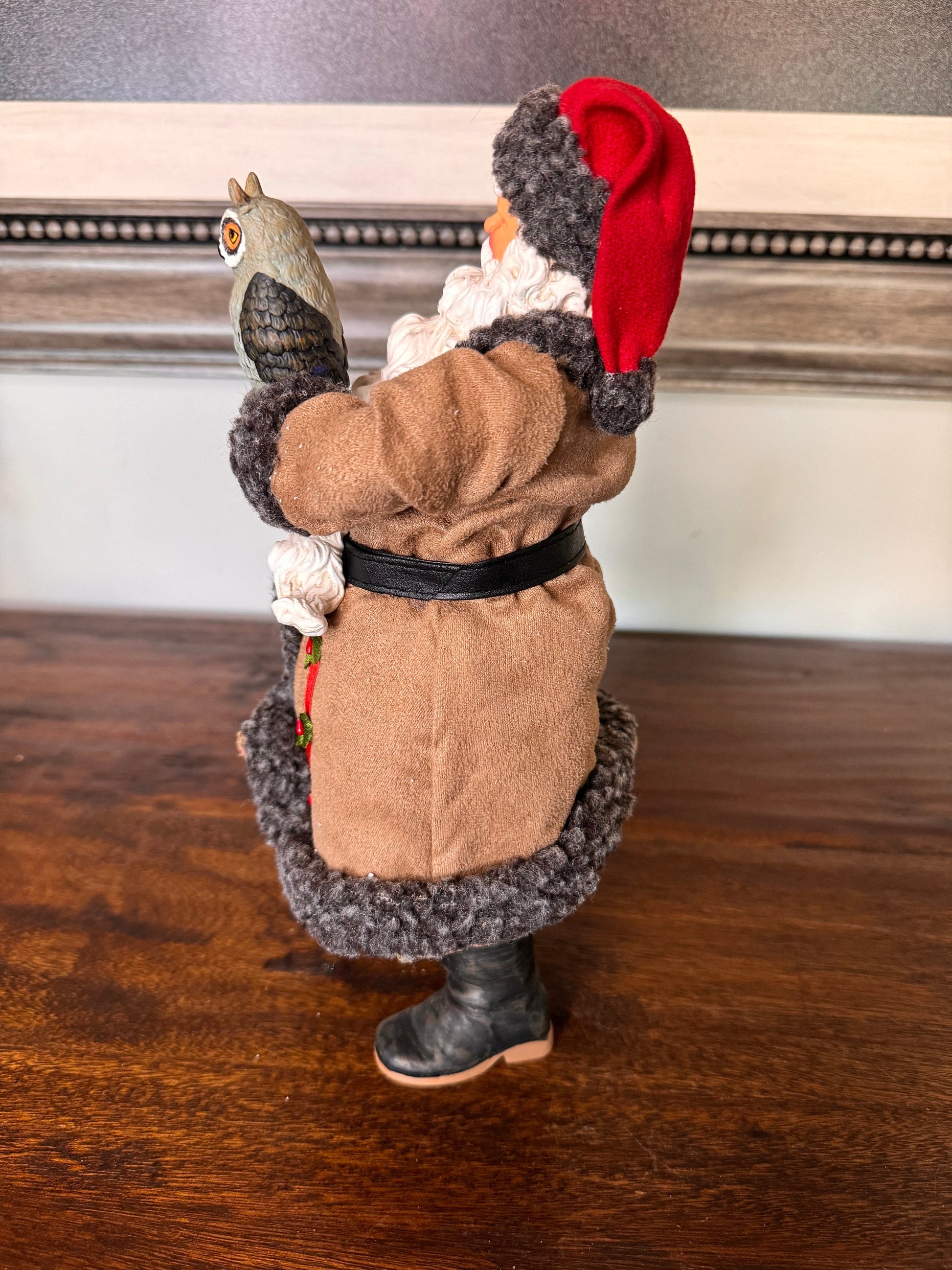 Possible Dreams Clothtique “Whoo”s Your Santa?” figurine