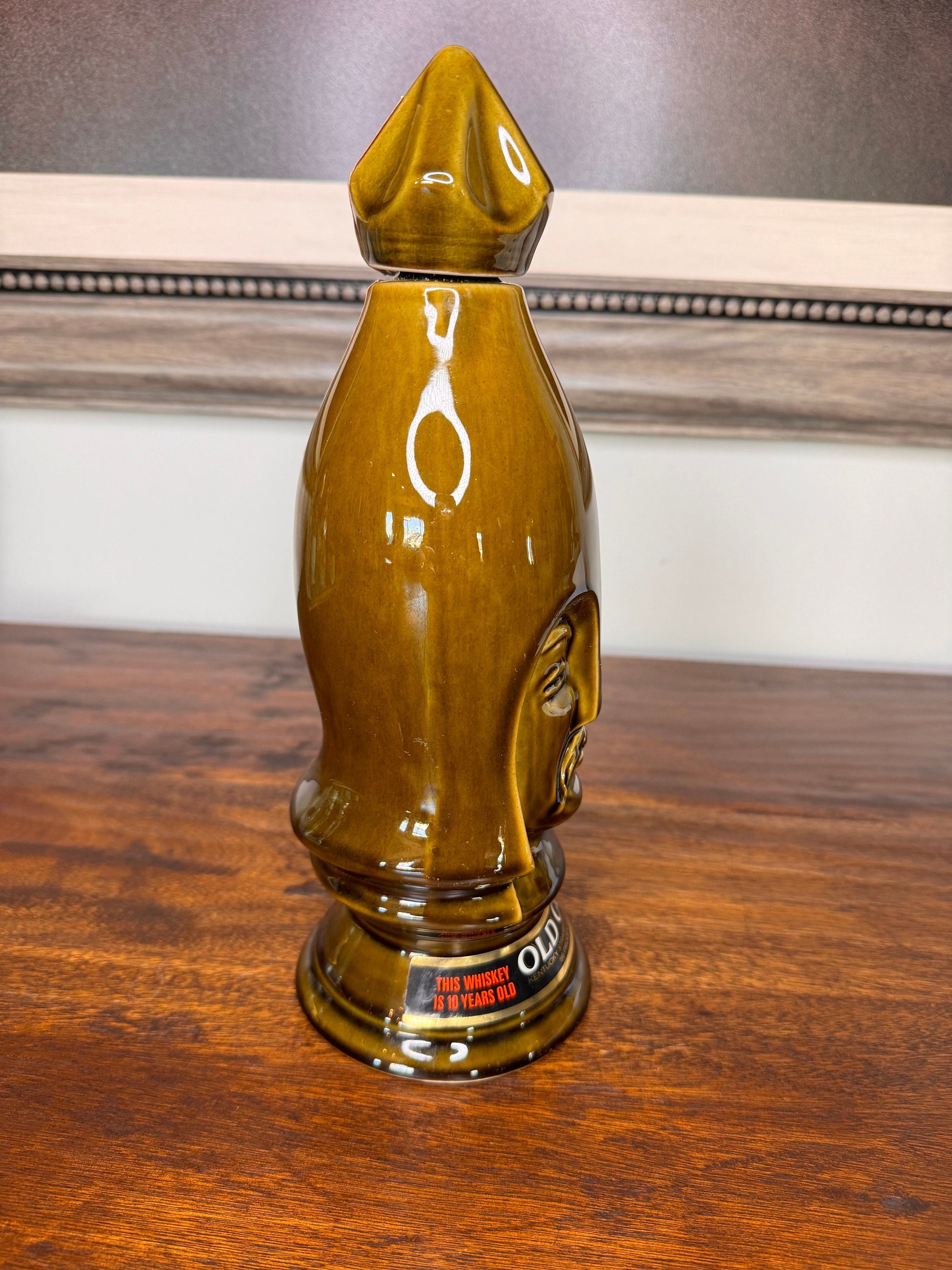 Vintage Old Crow Kentucky Bourbon Dark Pawn Chess Decanter (127)