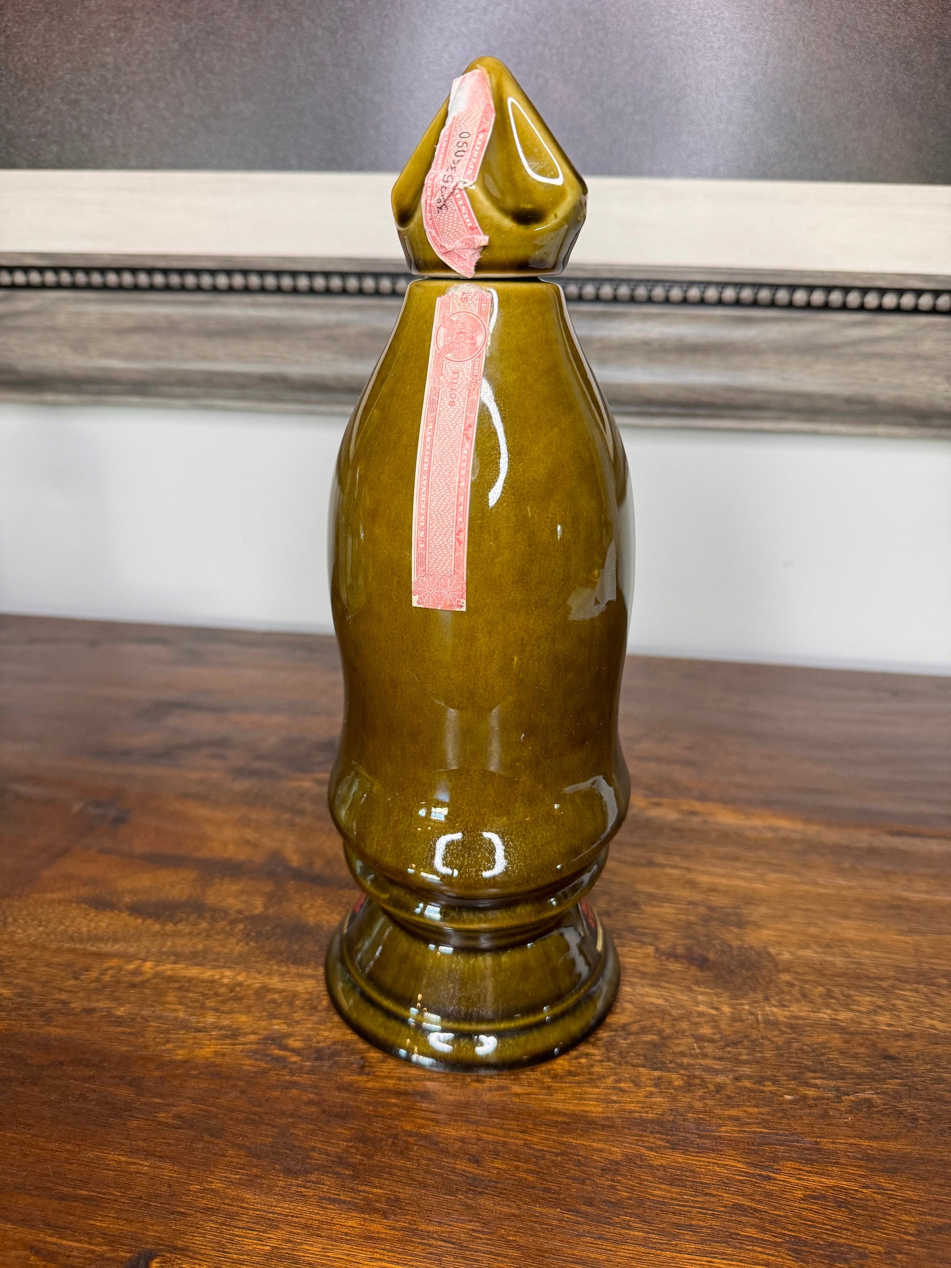 Vintage Old Crow Kentucky Bourbon Dark Pawn Chess Decanter (125)