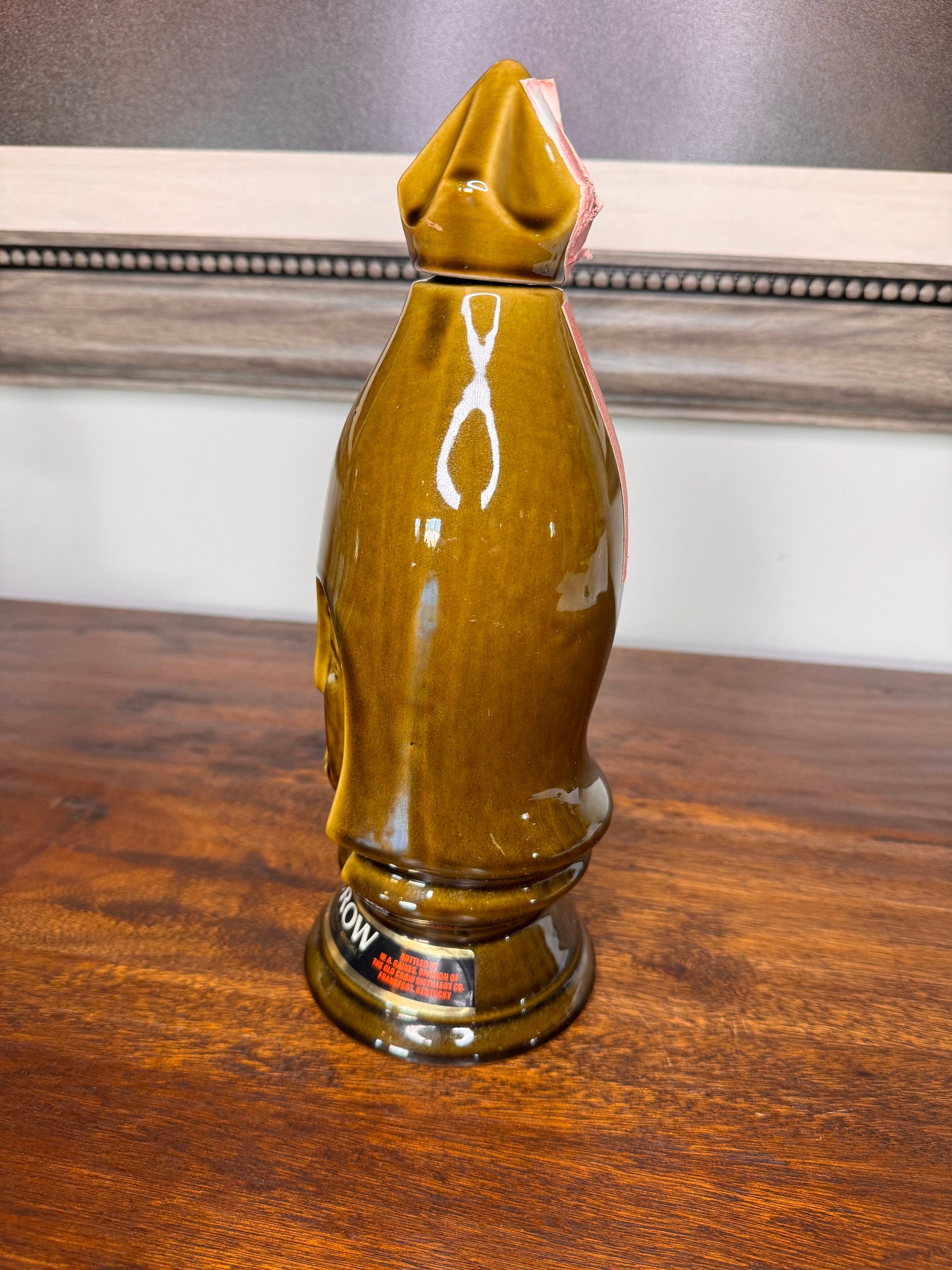 Vintage Old Crow Kentucky Bourbon Dark Pawn Chess Decanter (125)