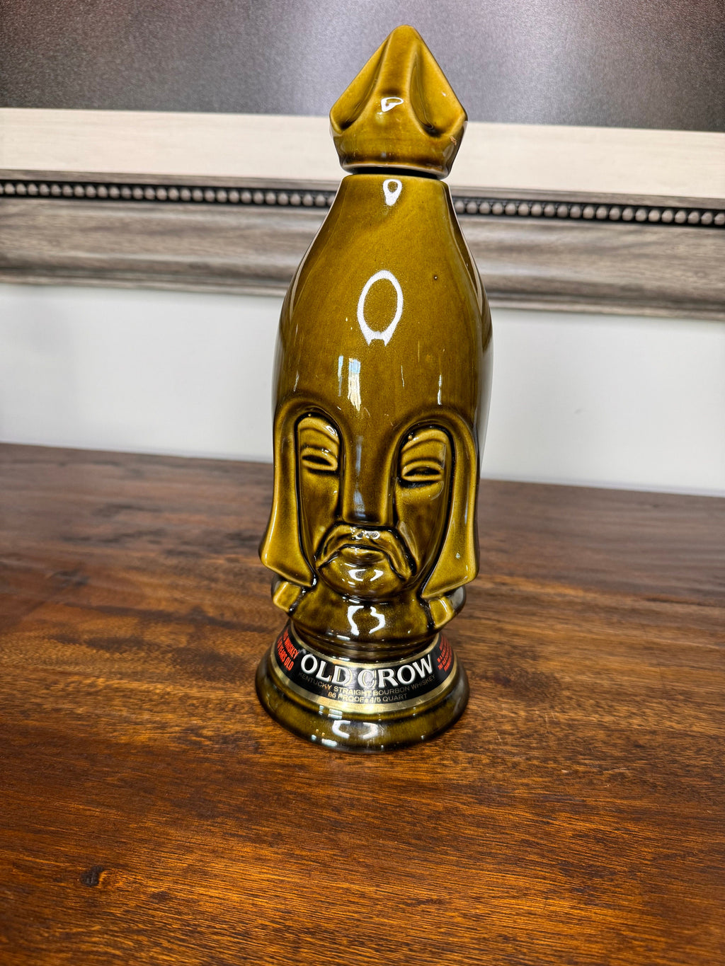 Vintage Old Crow Kentucky Bourbon Dark Pawn Chess Decanter (125)