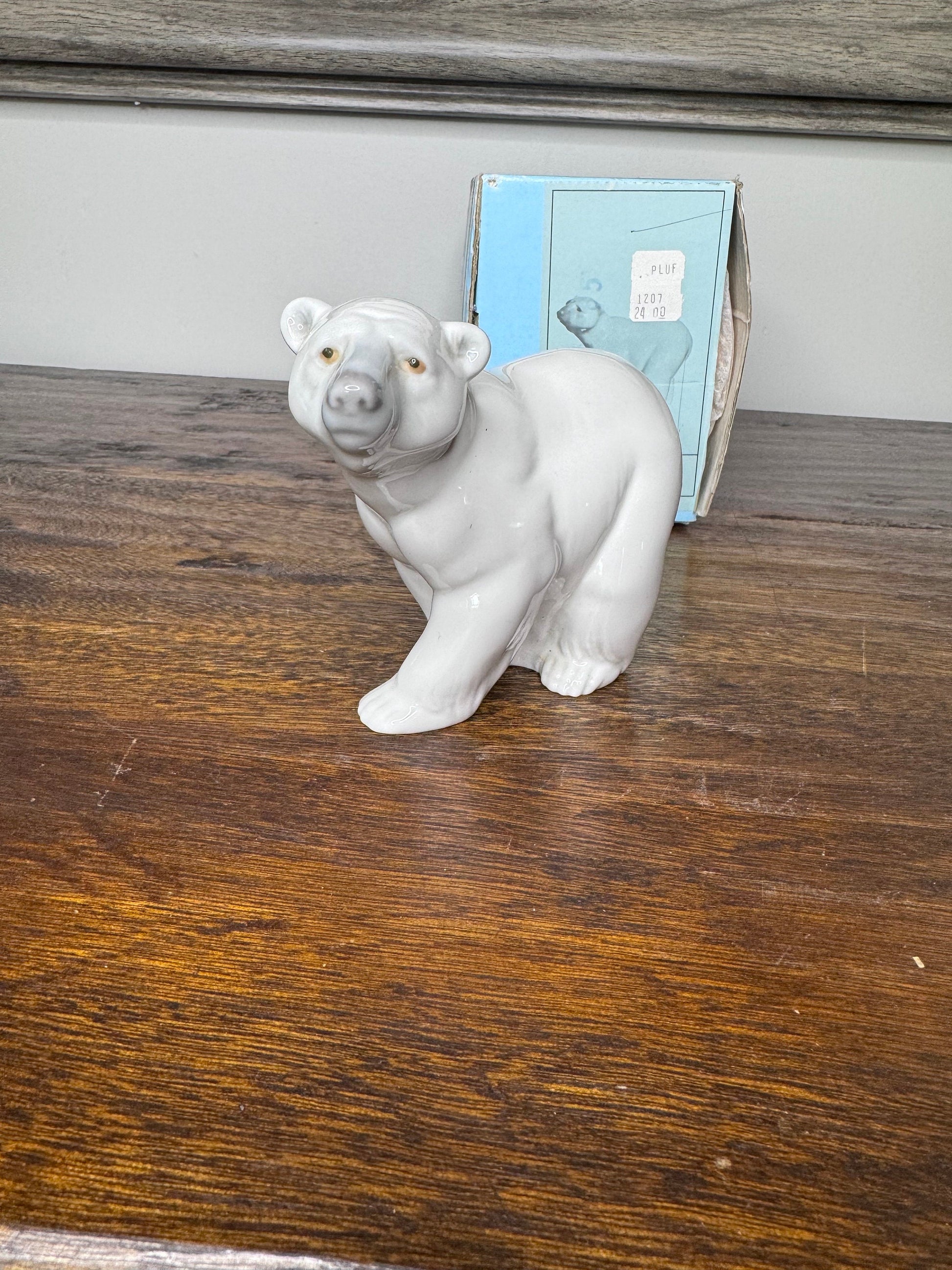 Vintage Lladro Polar Bear #1207
