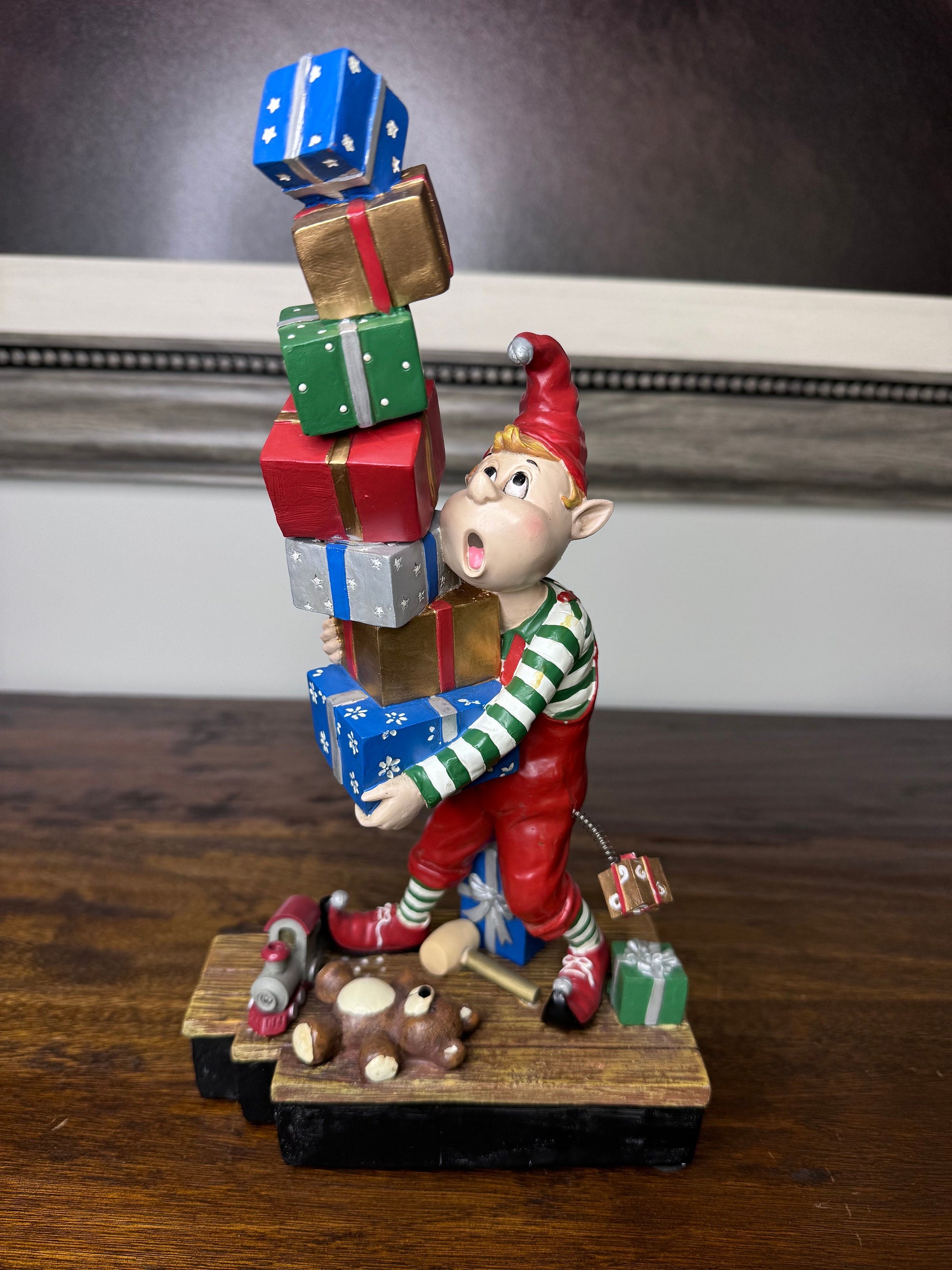 WMG 2009 12” Elf Balancing Gifts with Music/Lights