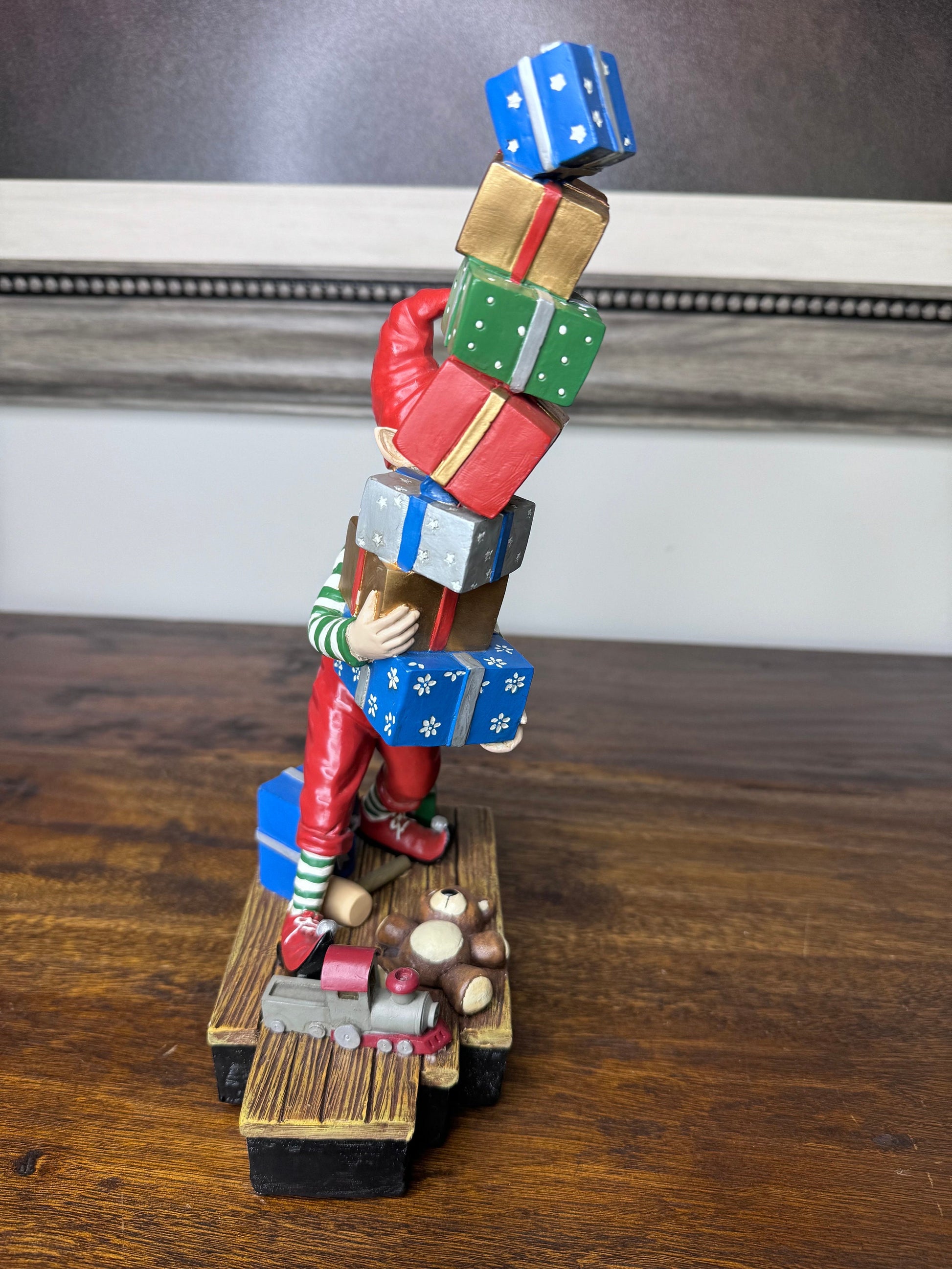 WMG 2009 12” Elf Balancing Gifts with Music/Lights