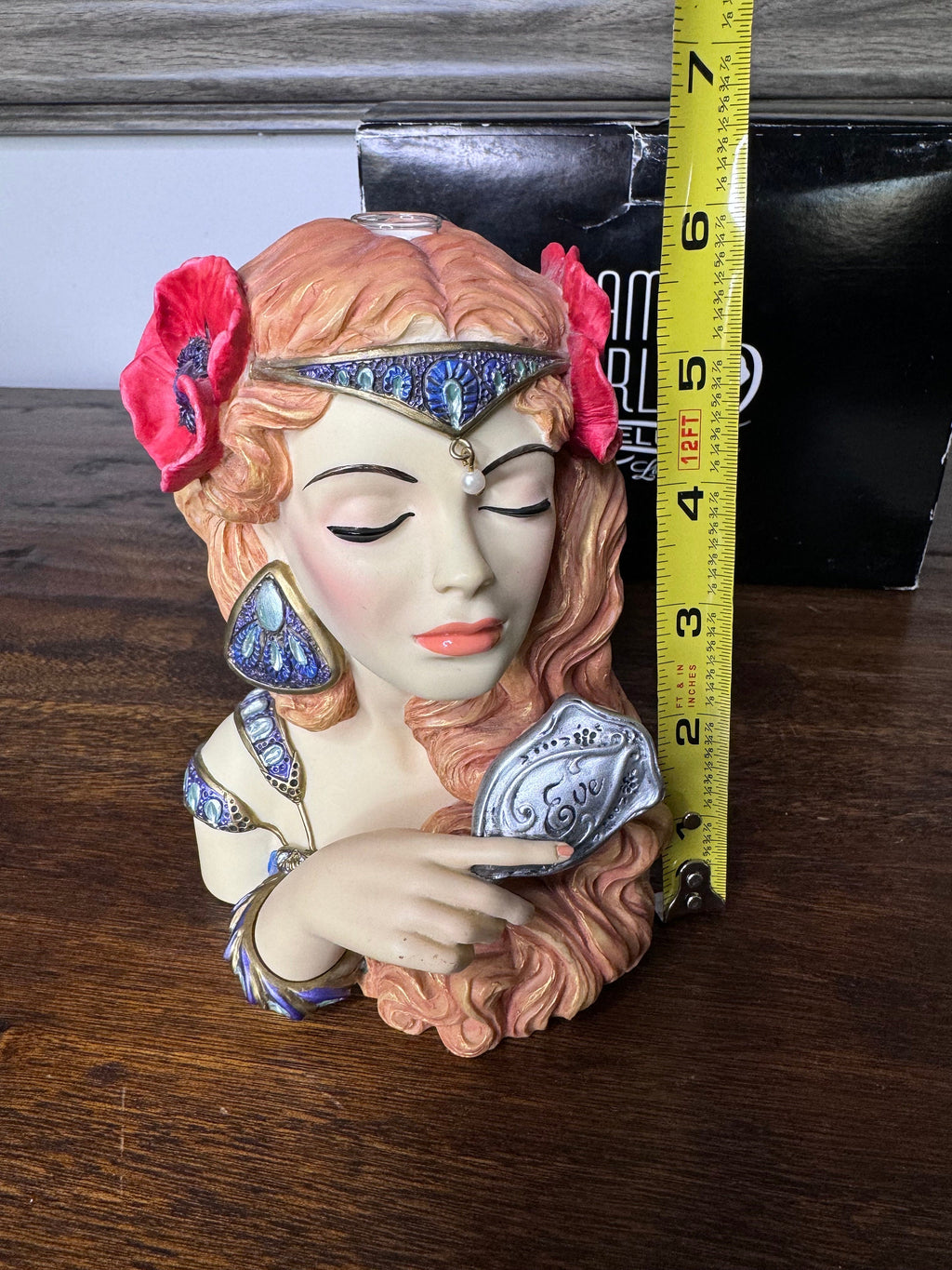 2003 Cameo Girls Lady Head Vase “Eve 1917 Brush with Beauty” with Original Box and COA