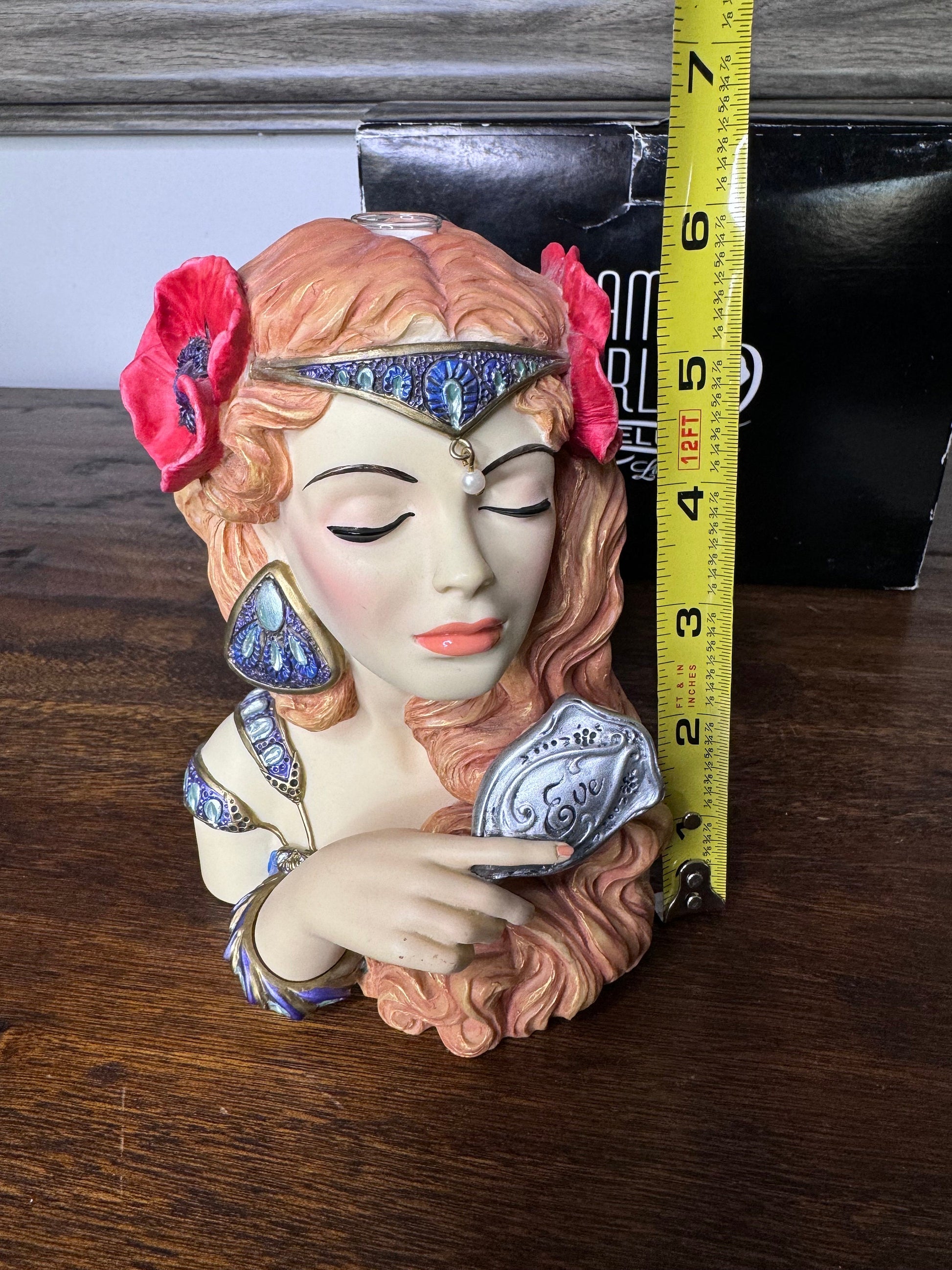 2003 Cameo Girls Lady Head Vase “Eve 1917 Brush with Beauty” with Original Box and COA