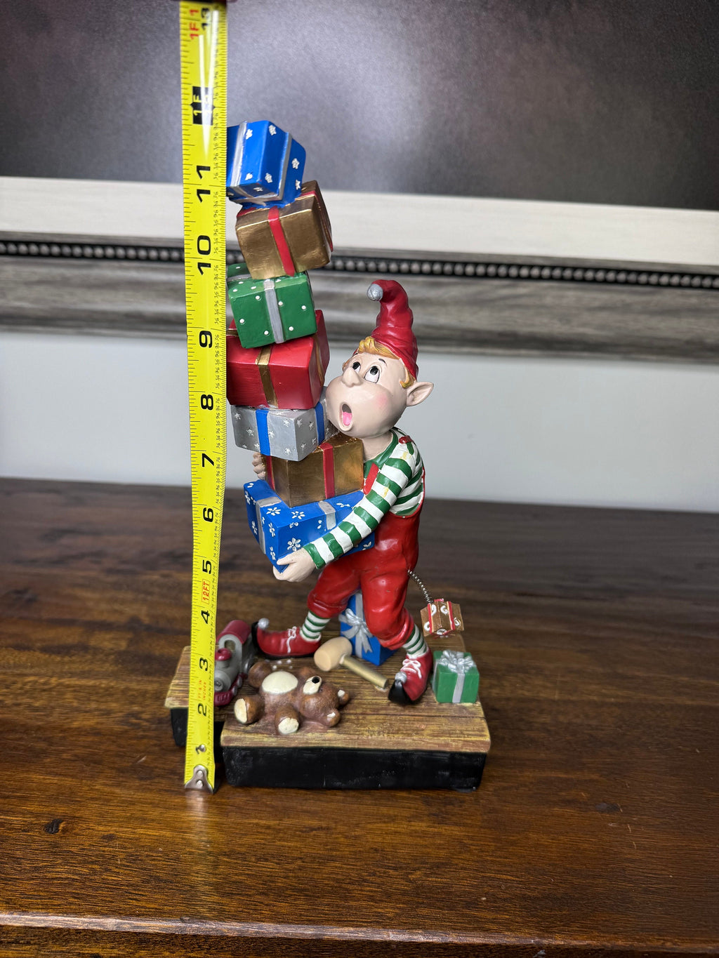 WMG 2009 12” Elf Balancing Gifts with Music/Lights