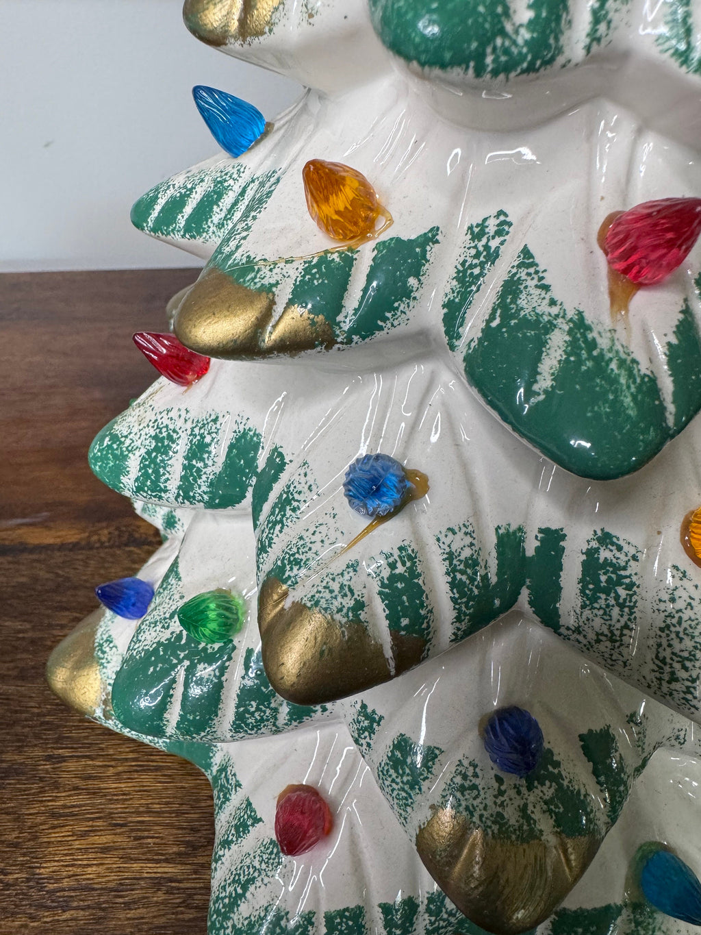 1980 Mike Wayne Distilling Co Ceramic Light Up Christmas Tree Music Box Decanter w/ Original Box