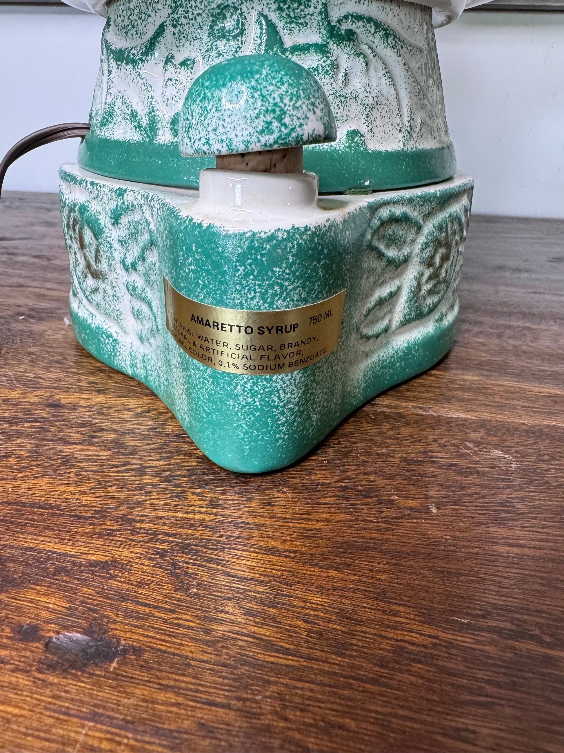 1980 Mike Wayne Distilling Co Ceramic Light Up Christmas Tree Music Box Decanter w/ Original Box