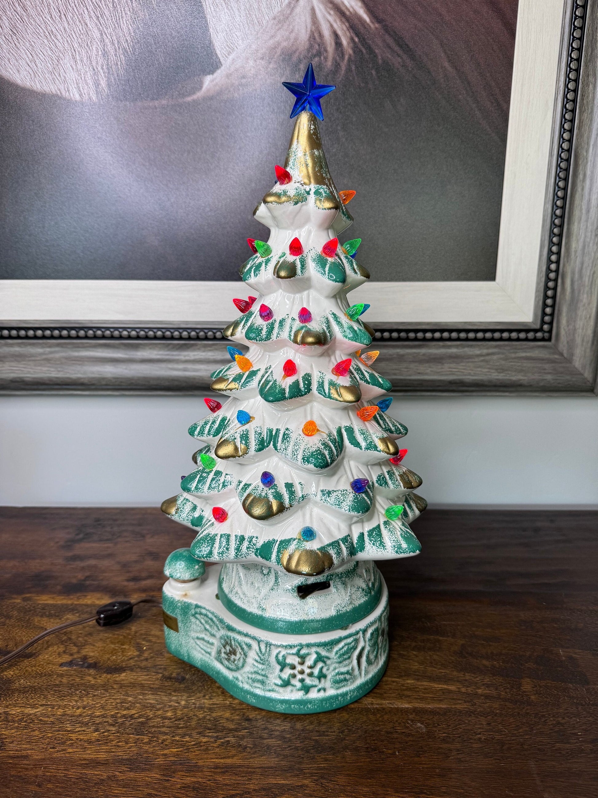1980 Mike Wayne Distilling Co Ceramic Light Up Christmas Tree Music Box Decanter w/ Original Box