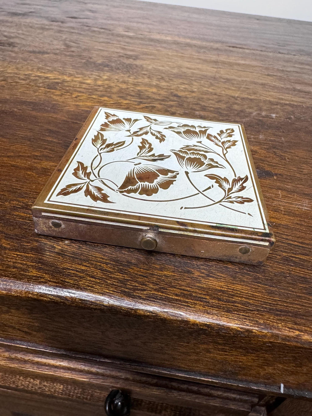 Vintage Make Up Compact