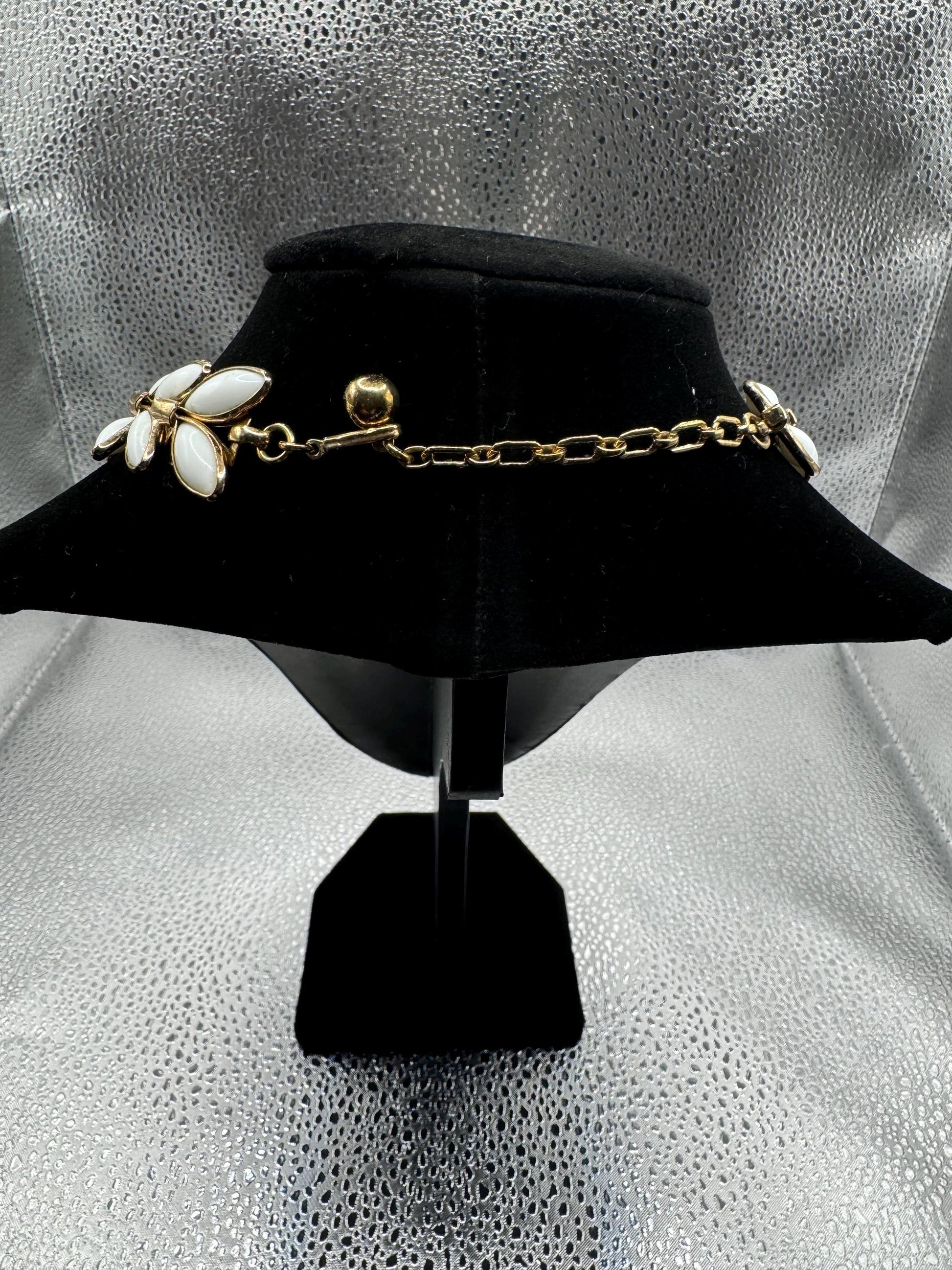 Vintage Trifari Milk Glass Leaf Choker Necklace